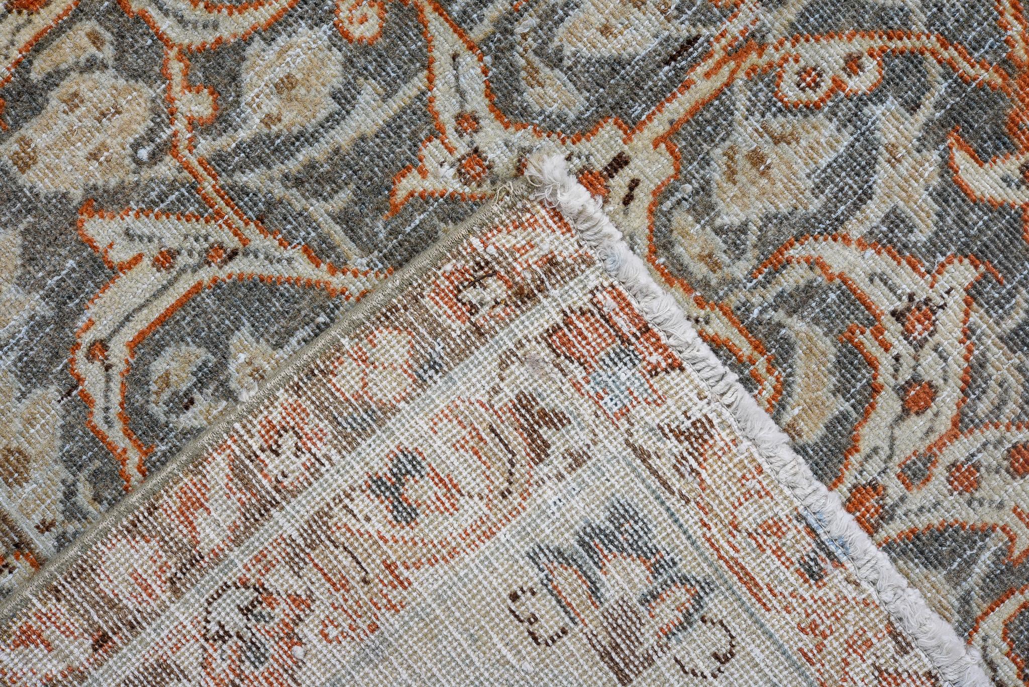 Perse Tapis persan ancien de Tabriz en vente