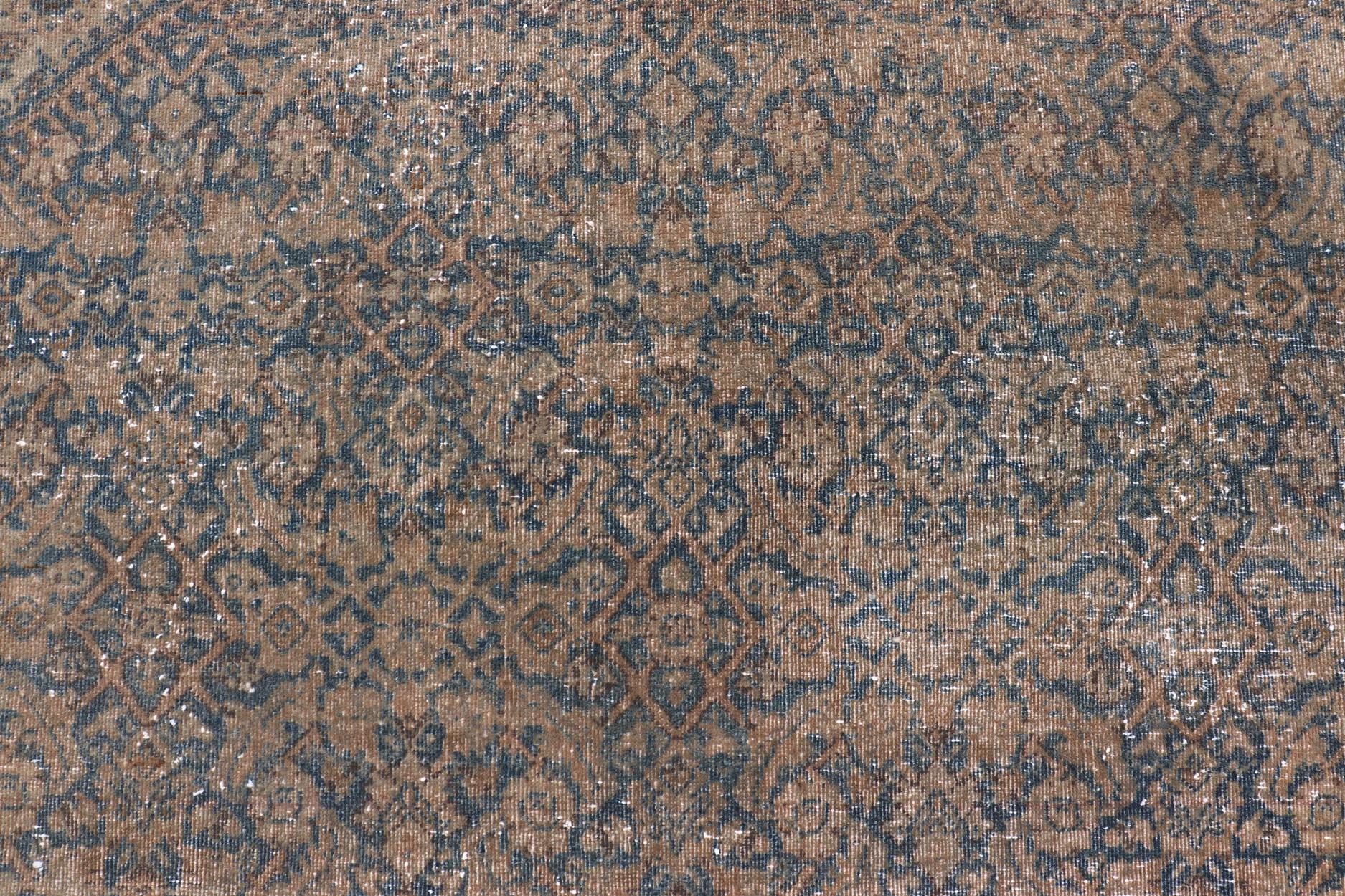 20ième siècle Ancien tapis persan Tabriz avec motif Allover délavé en bleu doux 2'3 x 4'3 en vente