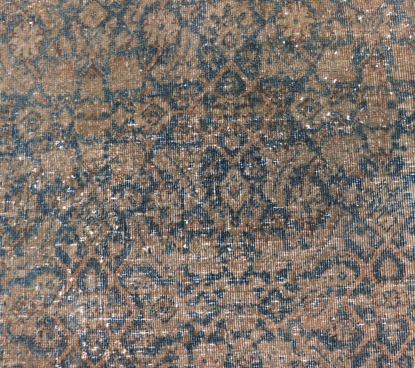 Laine Ancien tapis persan Tabriz avec motif Allover délavé en bleu doux 2'3 x 4'3 en vente