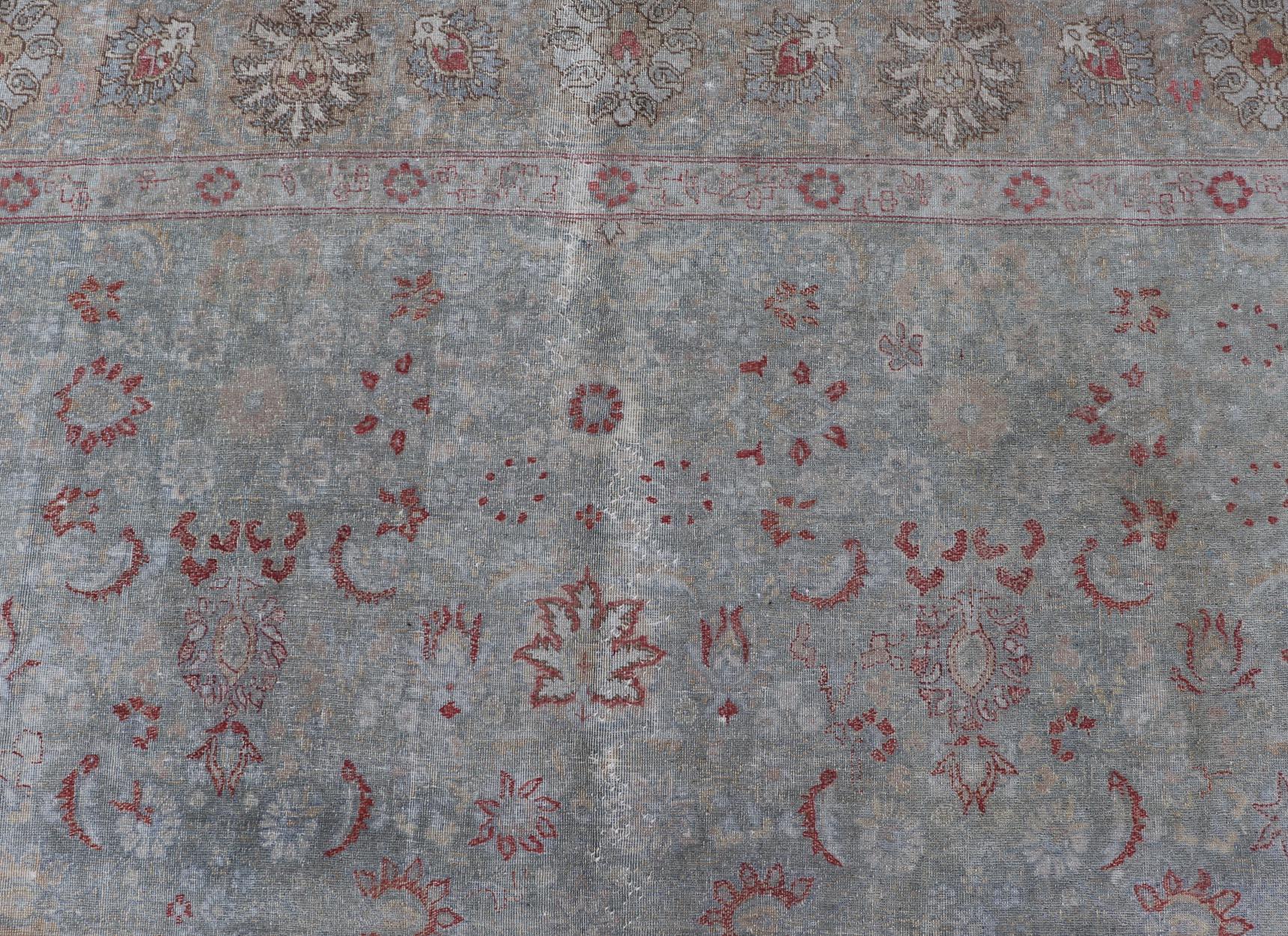 Antiker persischer Täbris-Teppich mit Blumenmuster in Blassblau 7'9 x 11'3 im Angebot 3