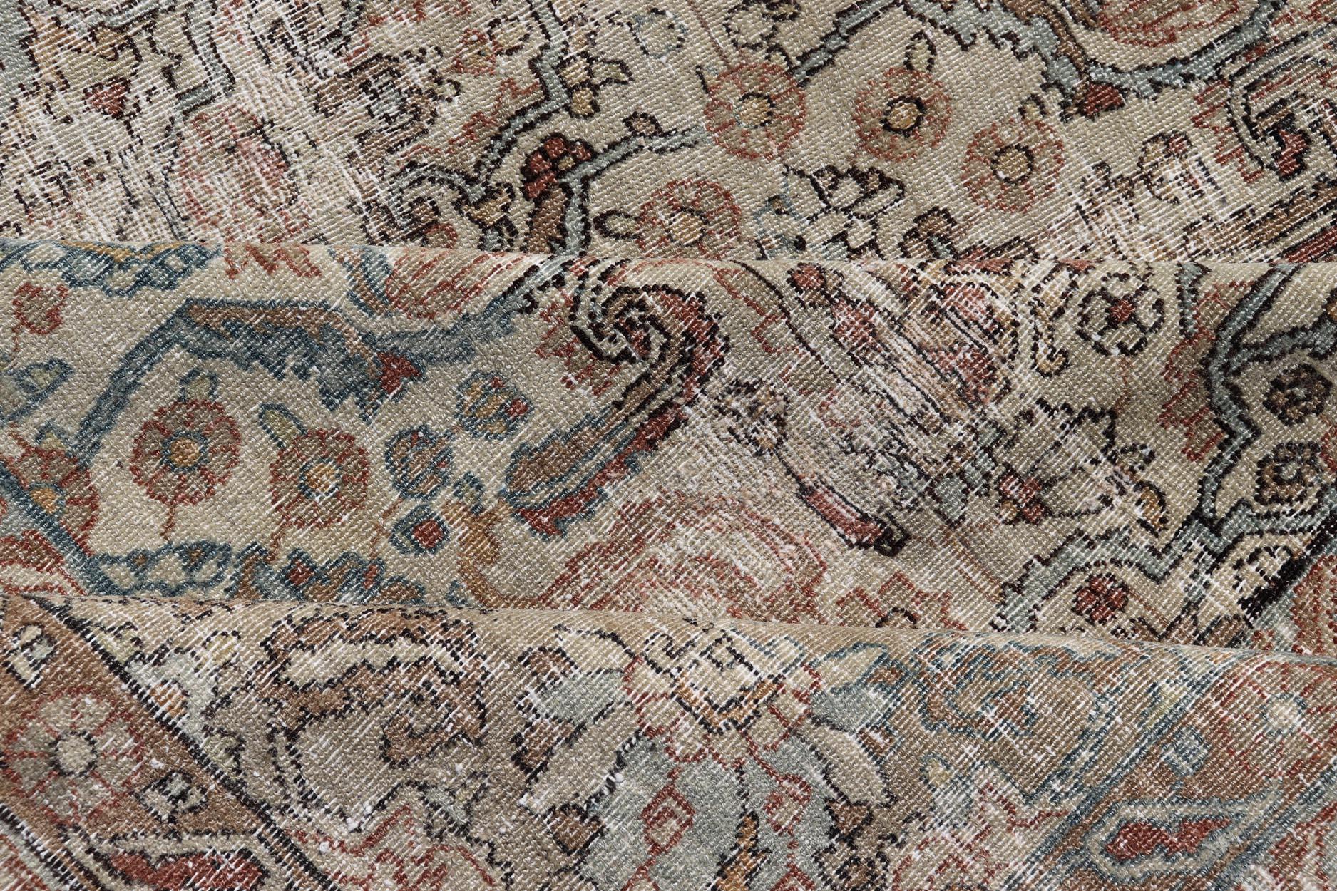Antiker persischer Täbris Teppich mit floraler Eleganz 8'10 x 11'10 (Wolle) im Angebot