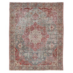 Antico tappeto persiano Tabriz con disegno a medaglioni floreali in tan, rosso e blu chiaro