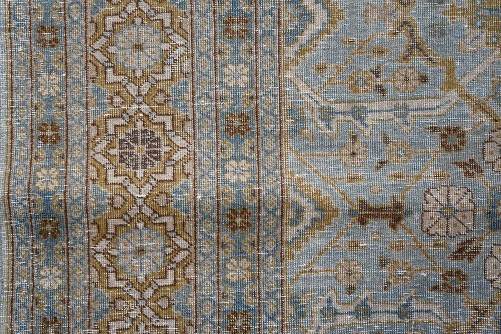 Tapis persan ancien de Tabriz Excellent état - En vente à New York, NY