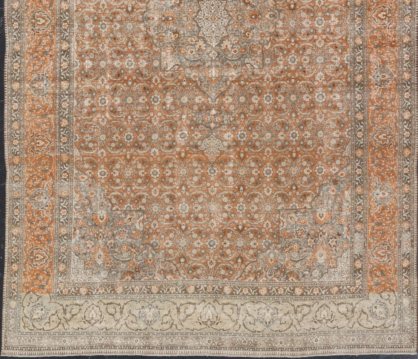 XX secolo Antico tappeto persiano Tabriz con intricato disegno Herati 12'6 x 20'4 in vendita