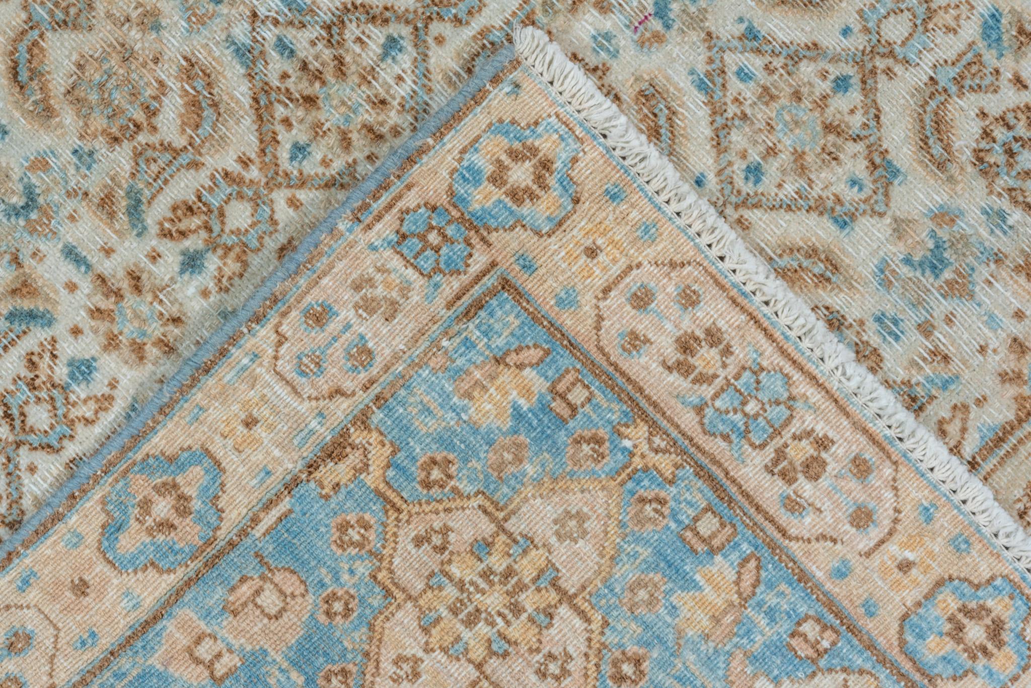 Tapis persan ancien de Tabriz à motifs floraux complexes Excellent état - En vente à New York, NY