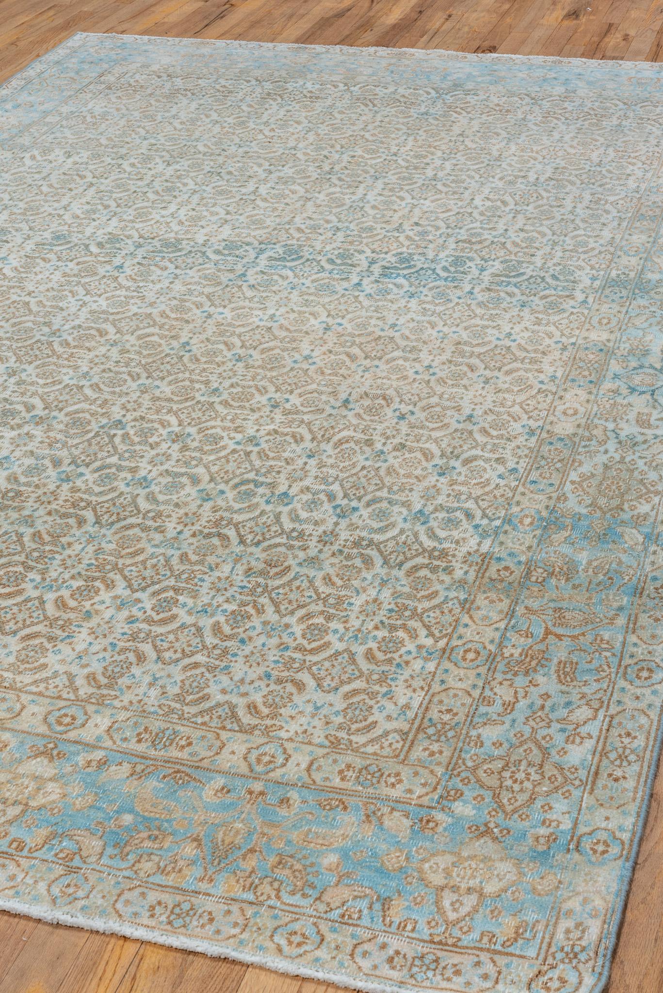Tapis persan ancien de Tabriz à motifs floraux complexes en vente 2