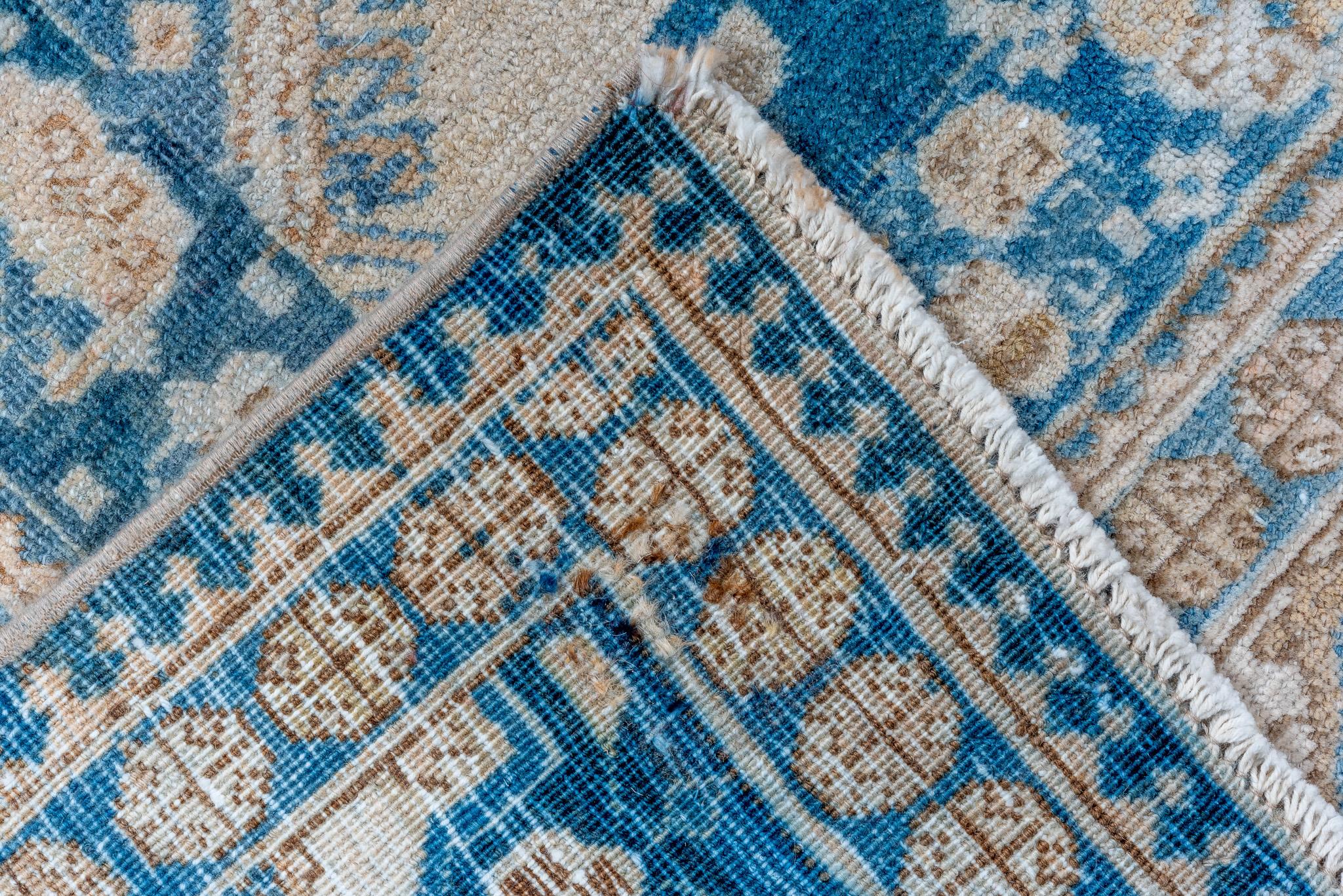 Tapis persan ancien de Tabriz à motifs floraux complexes Excellent état - En vente à New York, NY