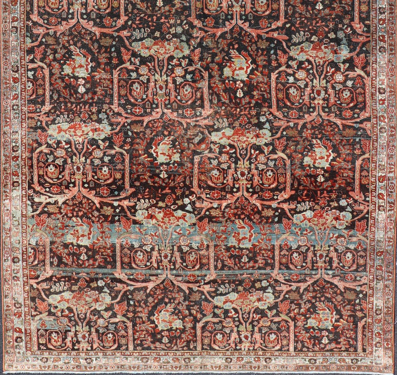 Persiano Antico tappeto persiano Tabriz con motivi botanici ornati e rosso 7'9 x 13'10 in vendita