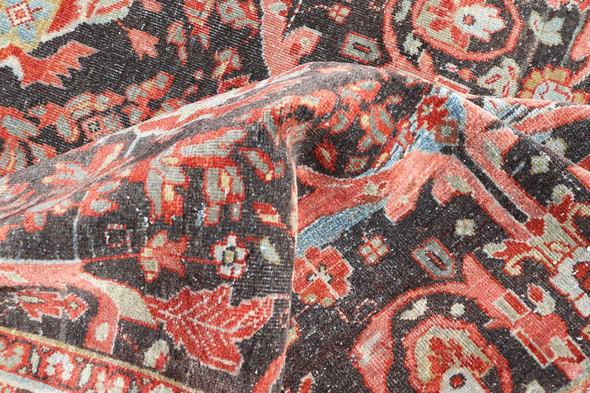 Antico tappeto persiano Tabriz con motivi botanici ornati e rosso 7'9 x 13'10 In condizioni buone in vendita a Atlanta, GA