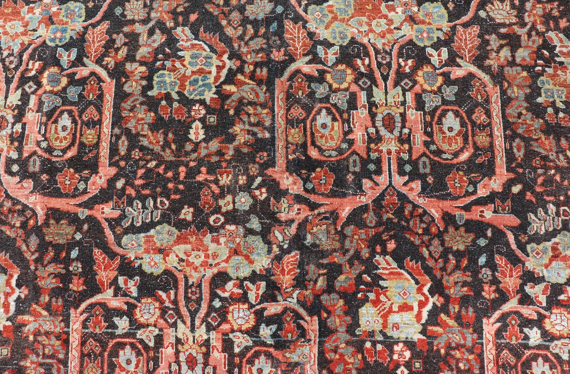 Antico tappeto persiano Tabriz con motivi botanici ornati e rosso 7'9 x 13'10 in vendita 1