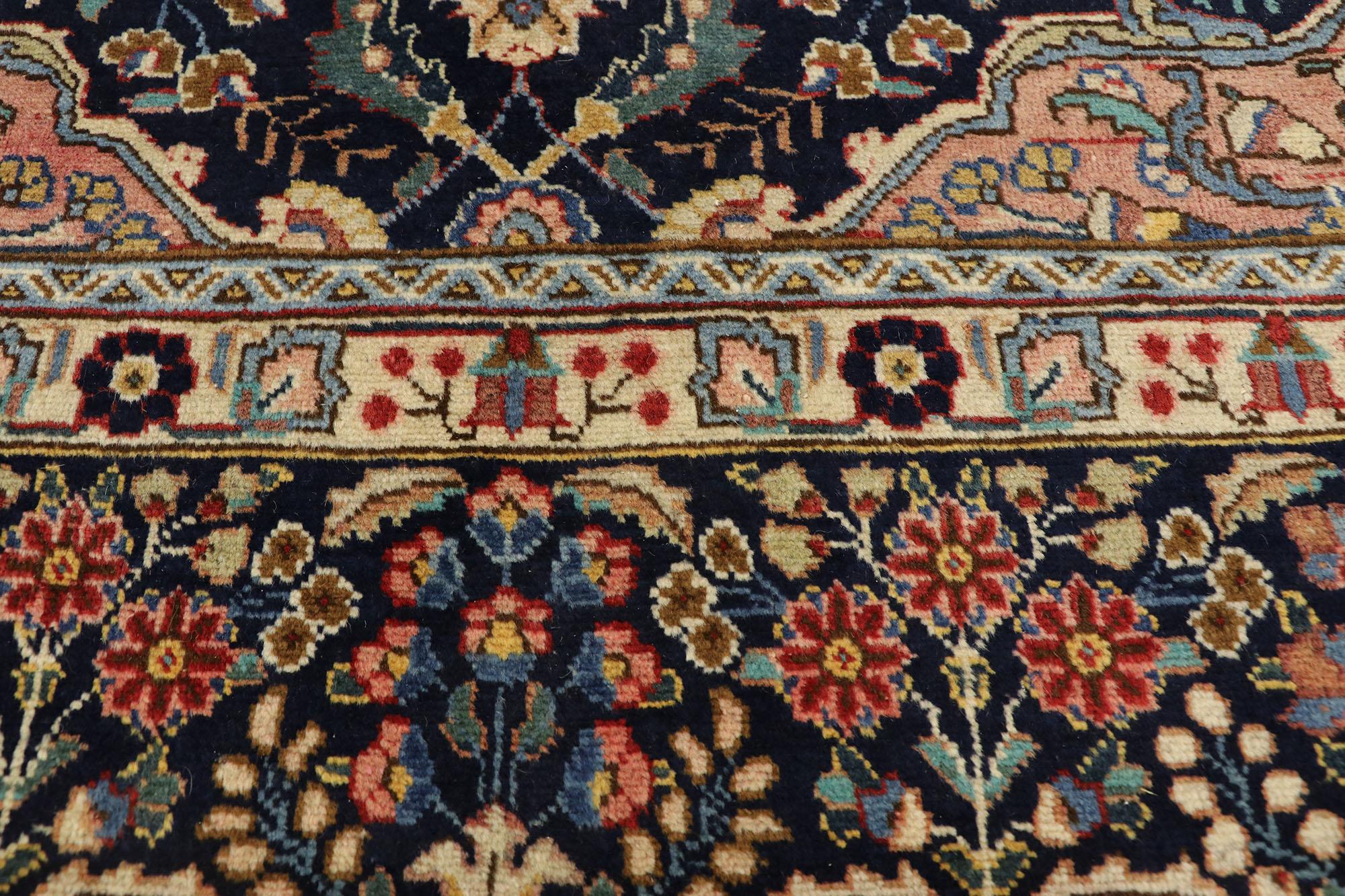 Noué à la main Tapis persan ancien de Tabriz de style traditionnel en vente