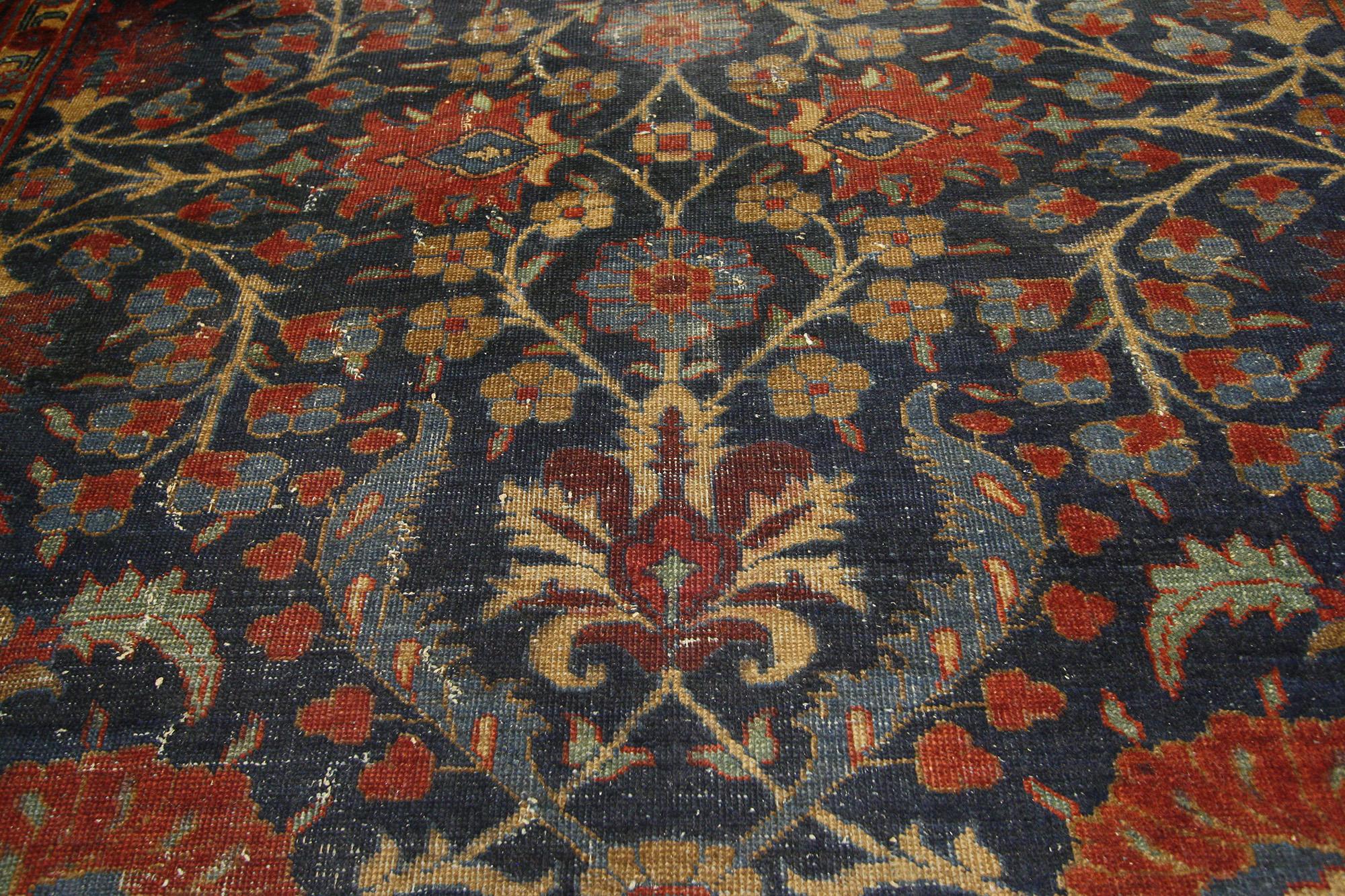 Antique Persian Tabriz Rug with Traditional Style In Distressed Condition For Sale In Dallas, TX