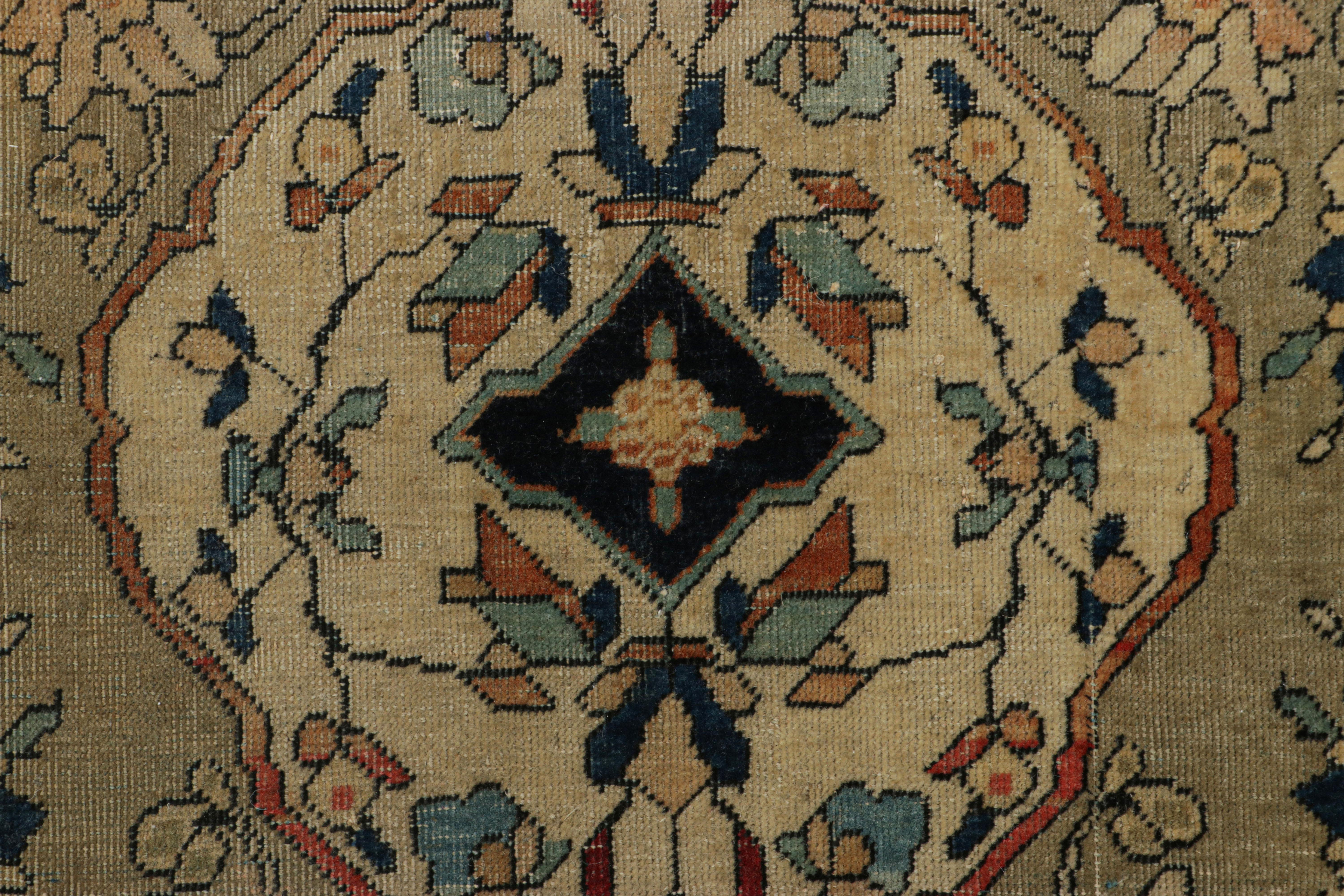 Persiano Antico tappeto persiano Tabriz quadrato in beige-marrone con medaglione  Rug & Kilim in vendita