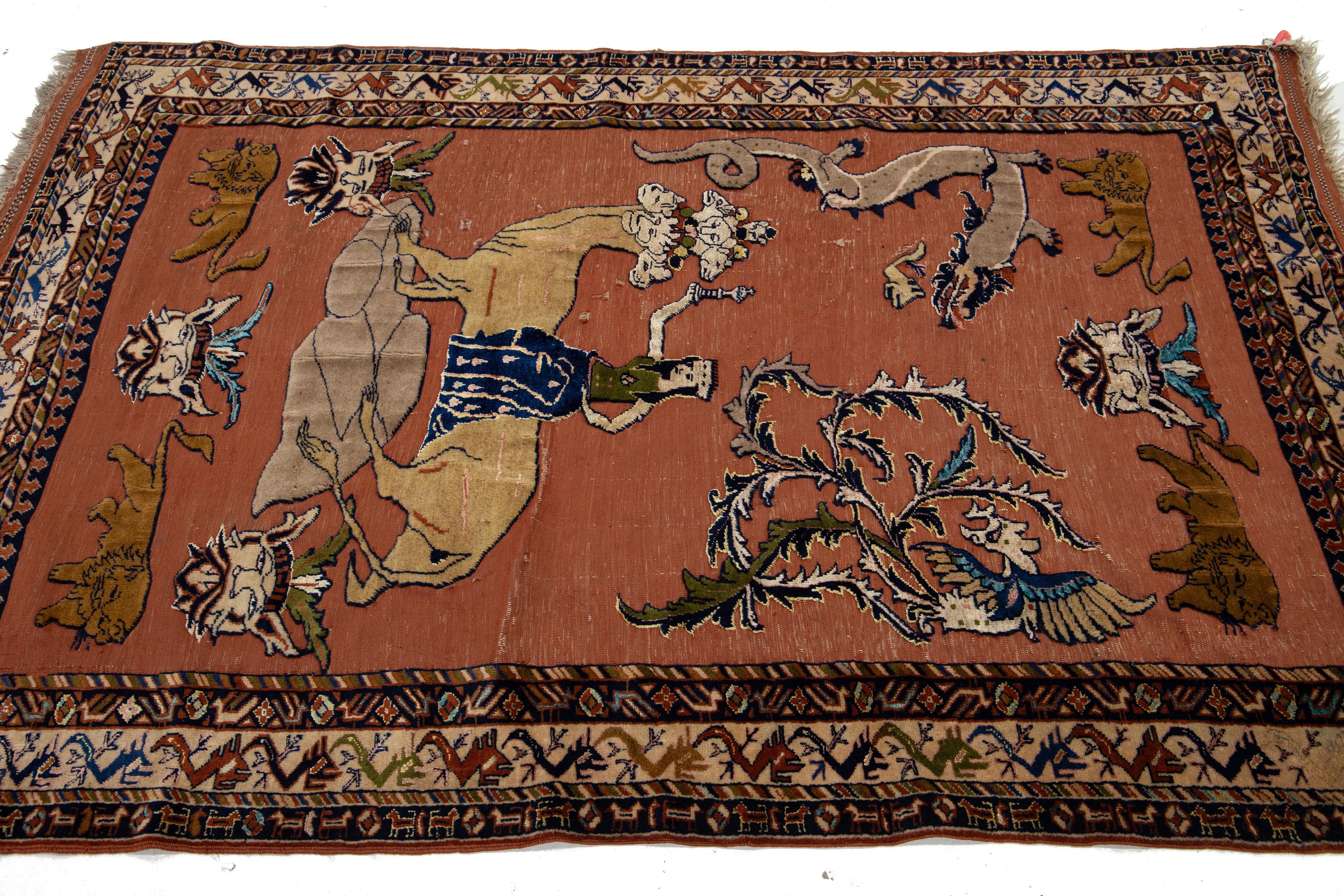 Antiker persischer Täbris-Terrakotta-Wollteppich aus Täbris mit malerischem Design (Handgeknüpft) im Angebot