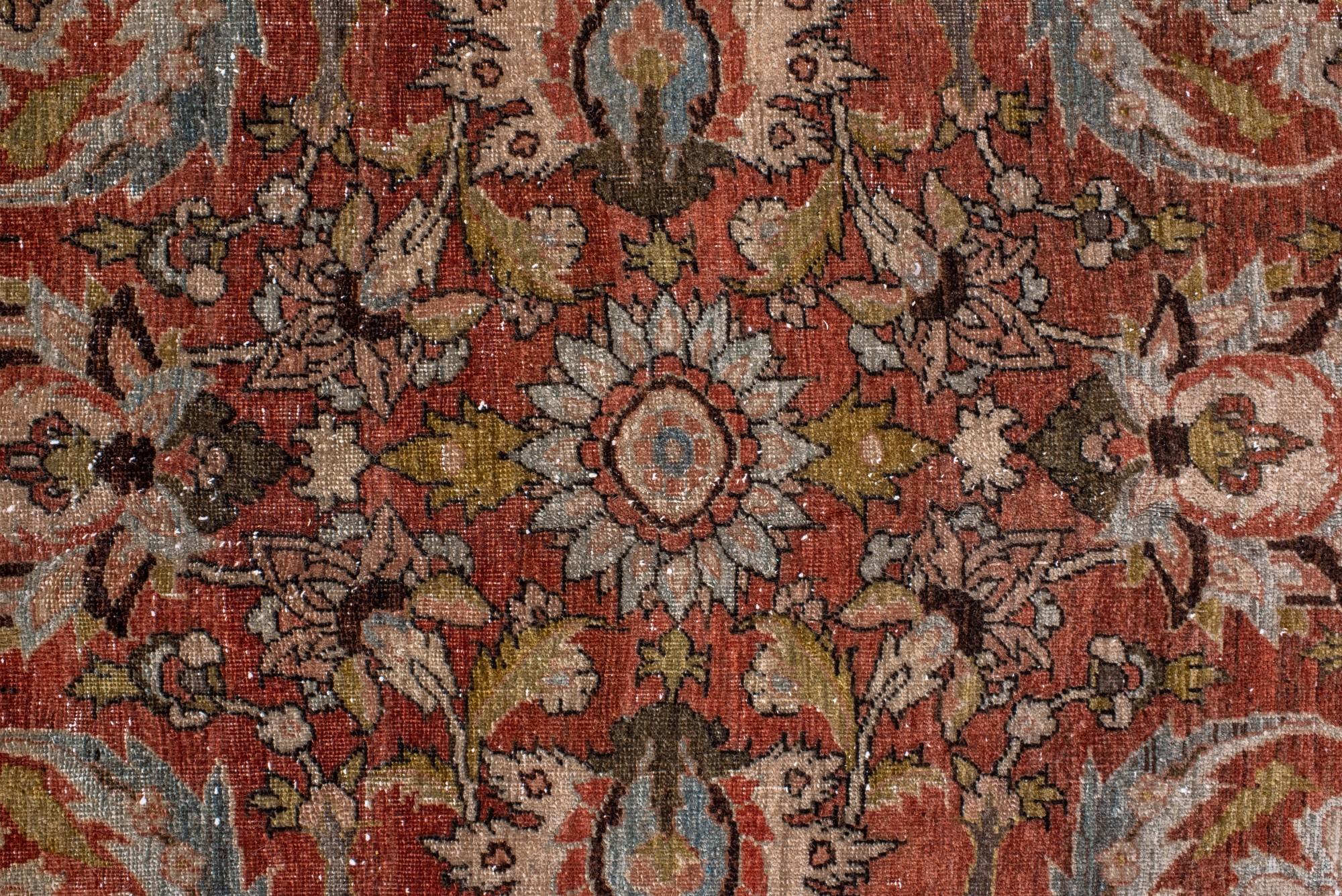 Noué à la main Tabriz persan ancien à motifs de médaillons floraux dans de riches tons de terre en vente