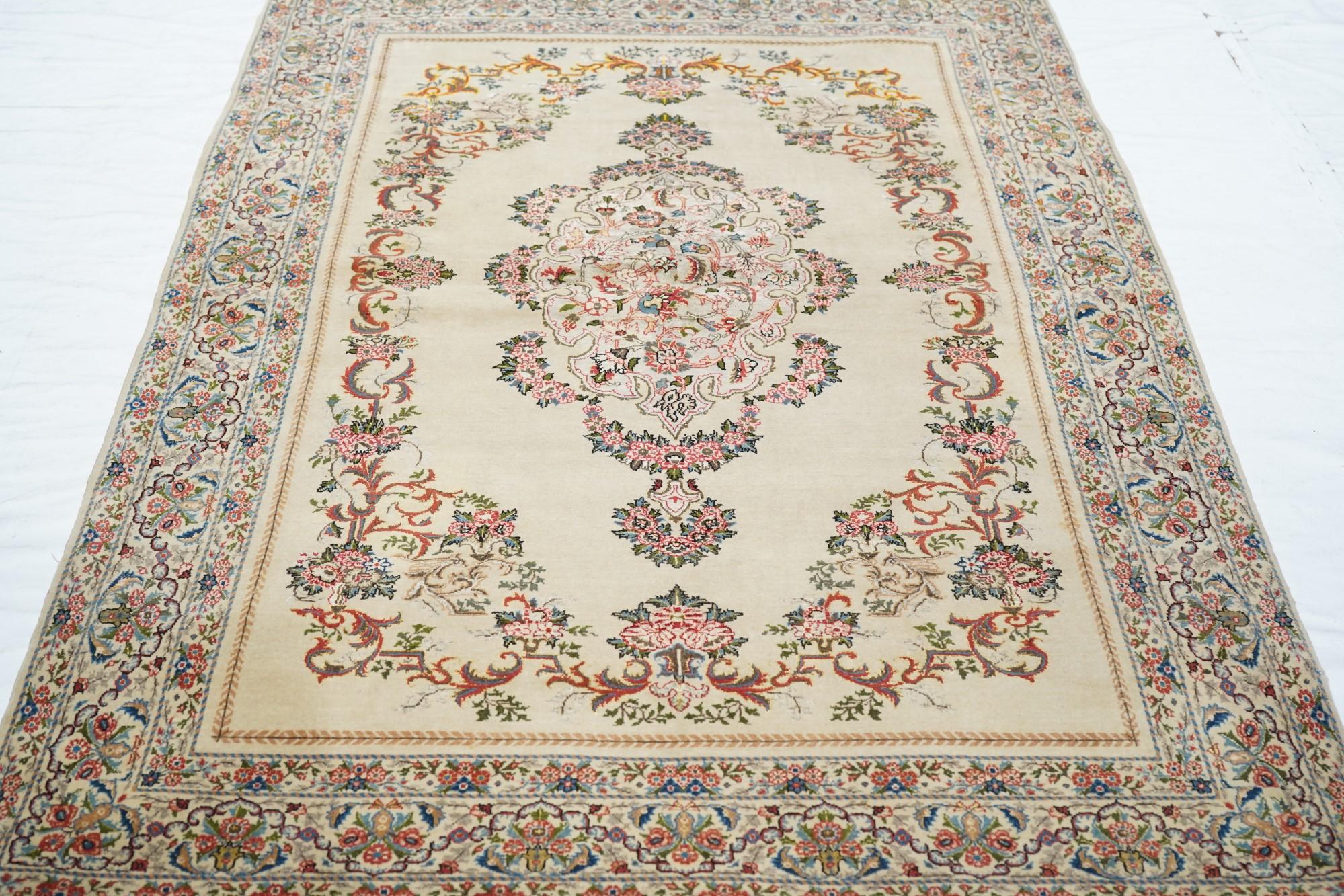 Extremely Fine Antique Persian Tehran Rug Wool with all design in Silk  For Sale 3