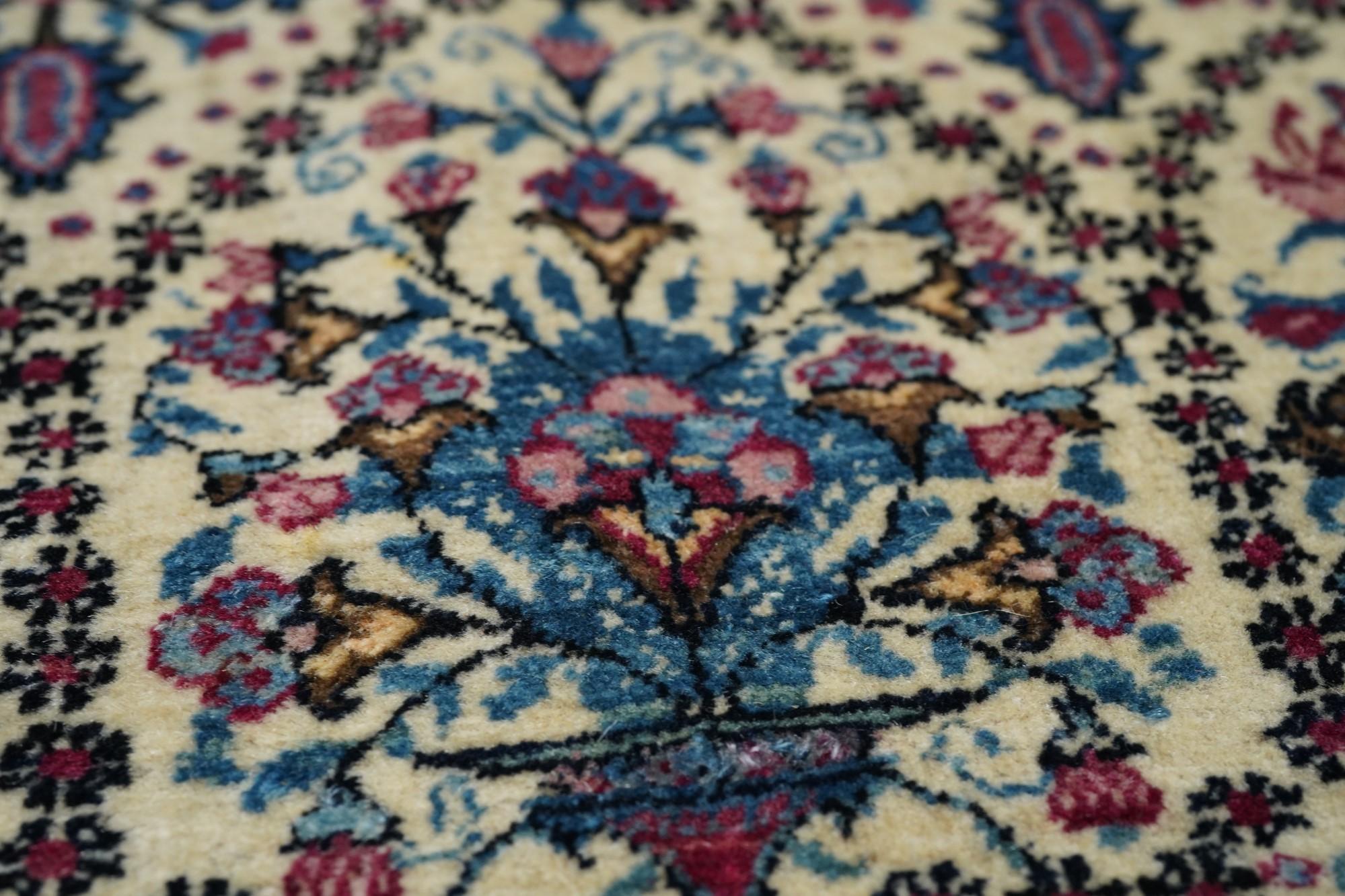 Antique Persian Tehran Rug 4'3'' x 6'9'' In Good Condition For Sale In New York, NY