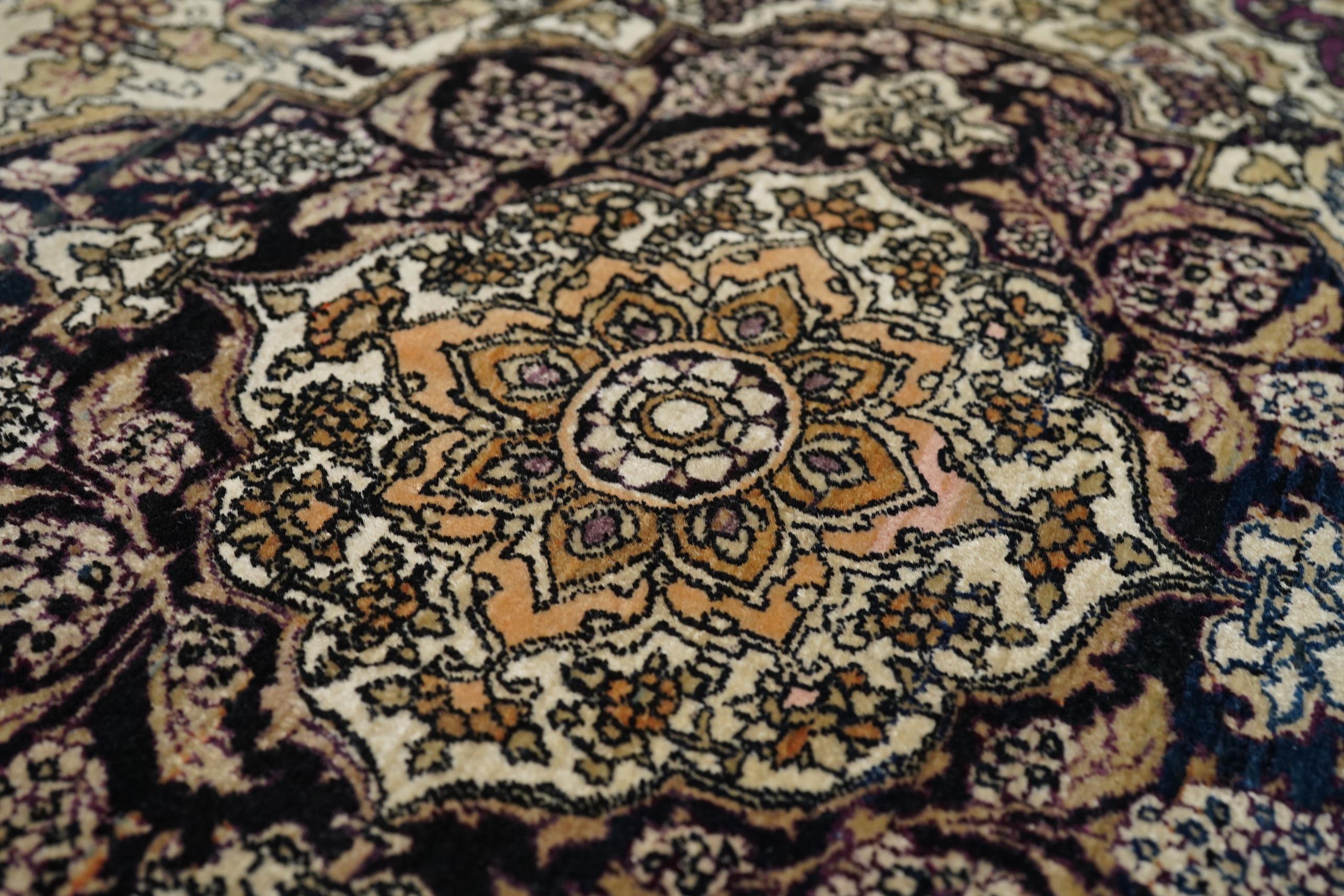 Antique Persian Tehran Rug 4'7'' x 6'7'' In Good Condition For Sale In New York, NY