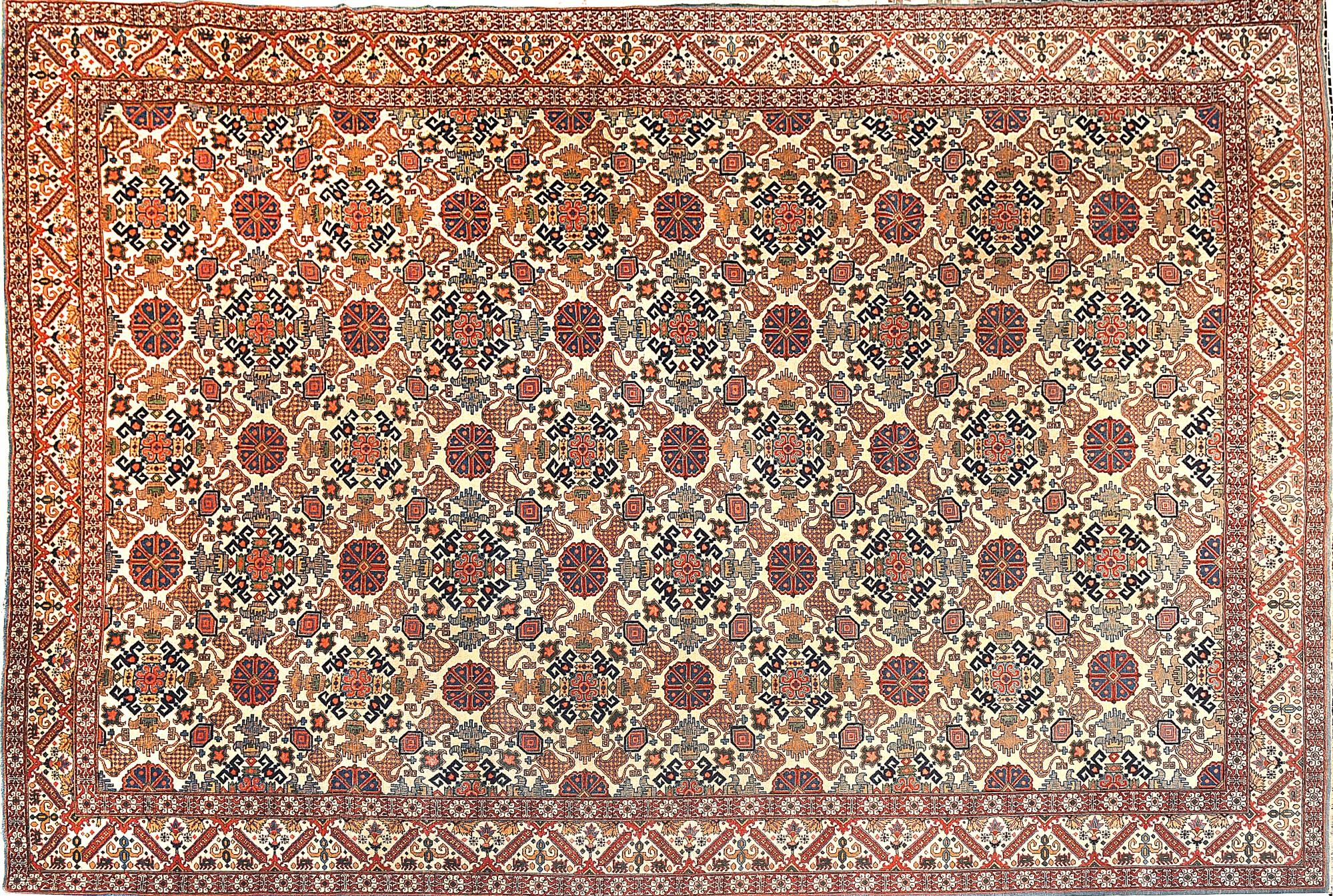Antique Persian Tehran Rug In Excellent Condition For Sale In New York, NY