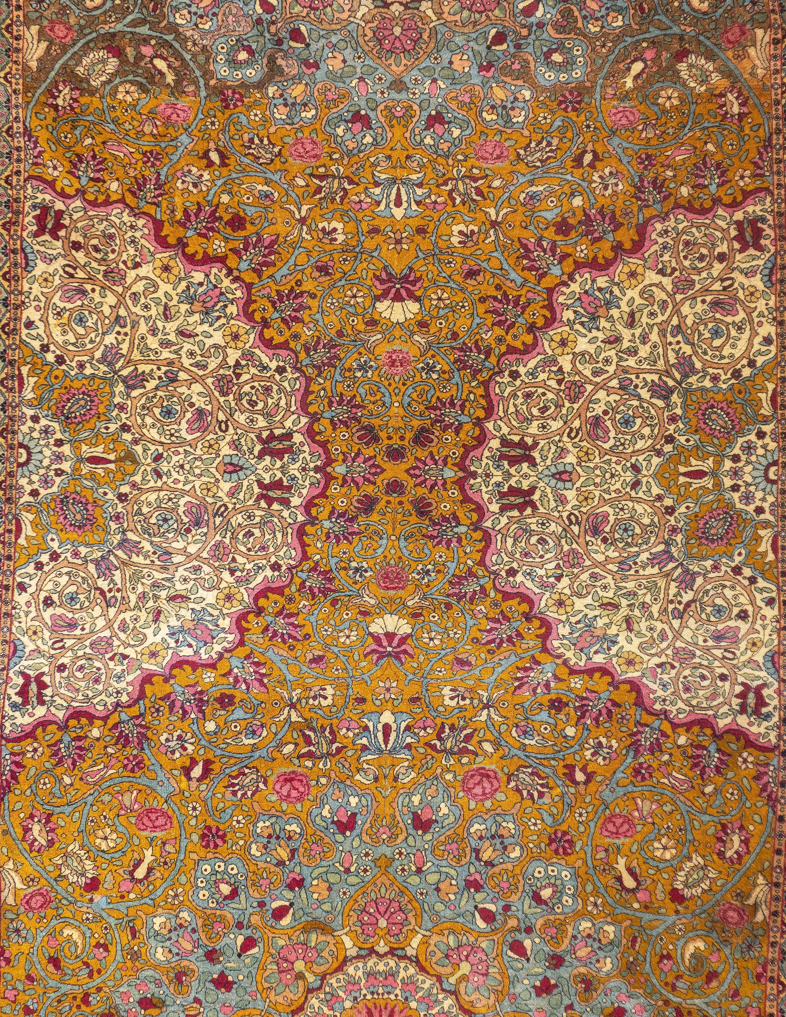 Perse Tapis persan ancien de Téhéran 7'3'' x 9'10'' en vente