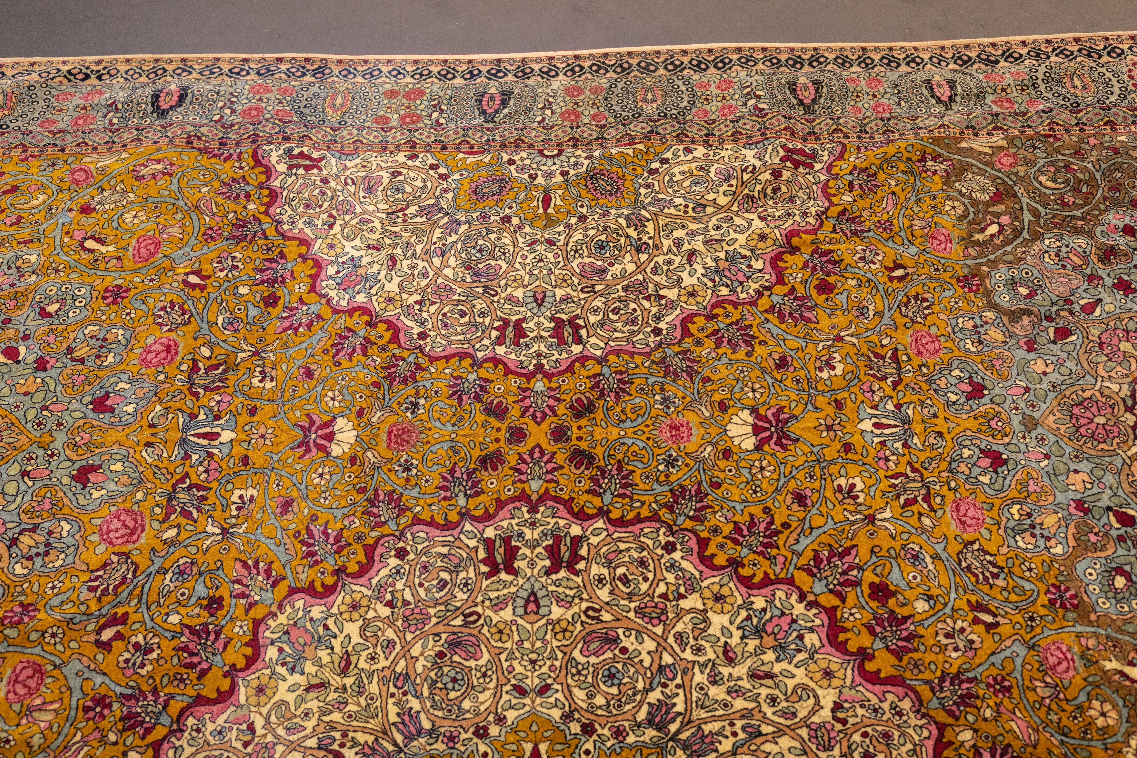Noué à la main Tapis persan ancien de Téhéran 7'3'' x 9'10'' en vente