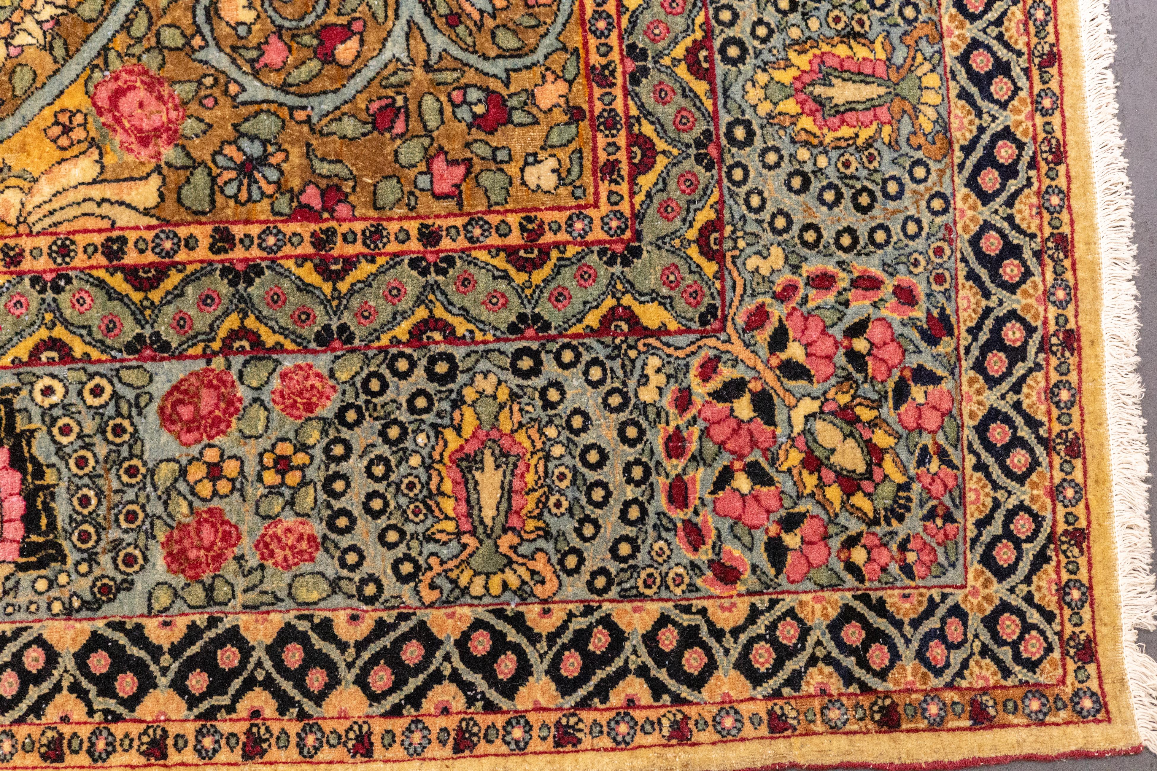 Tapis persan ancien de Téhéran 7'3'' x 9'10'' Bon état - En vente à New York, NY