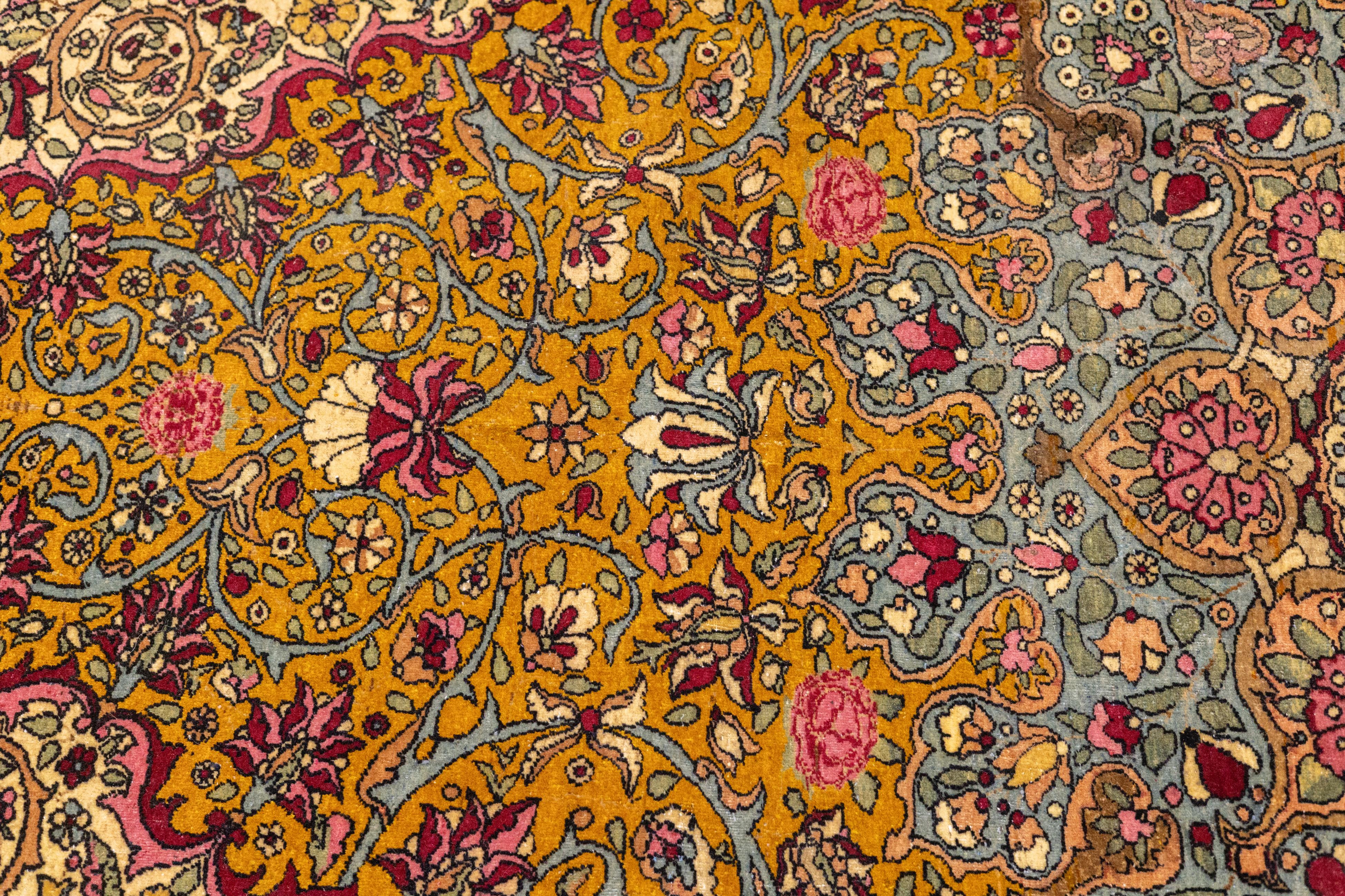 XIXe siècle Tapis persan ancien de Téhéran 7'3'' x 9'10'' en vente