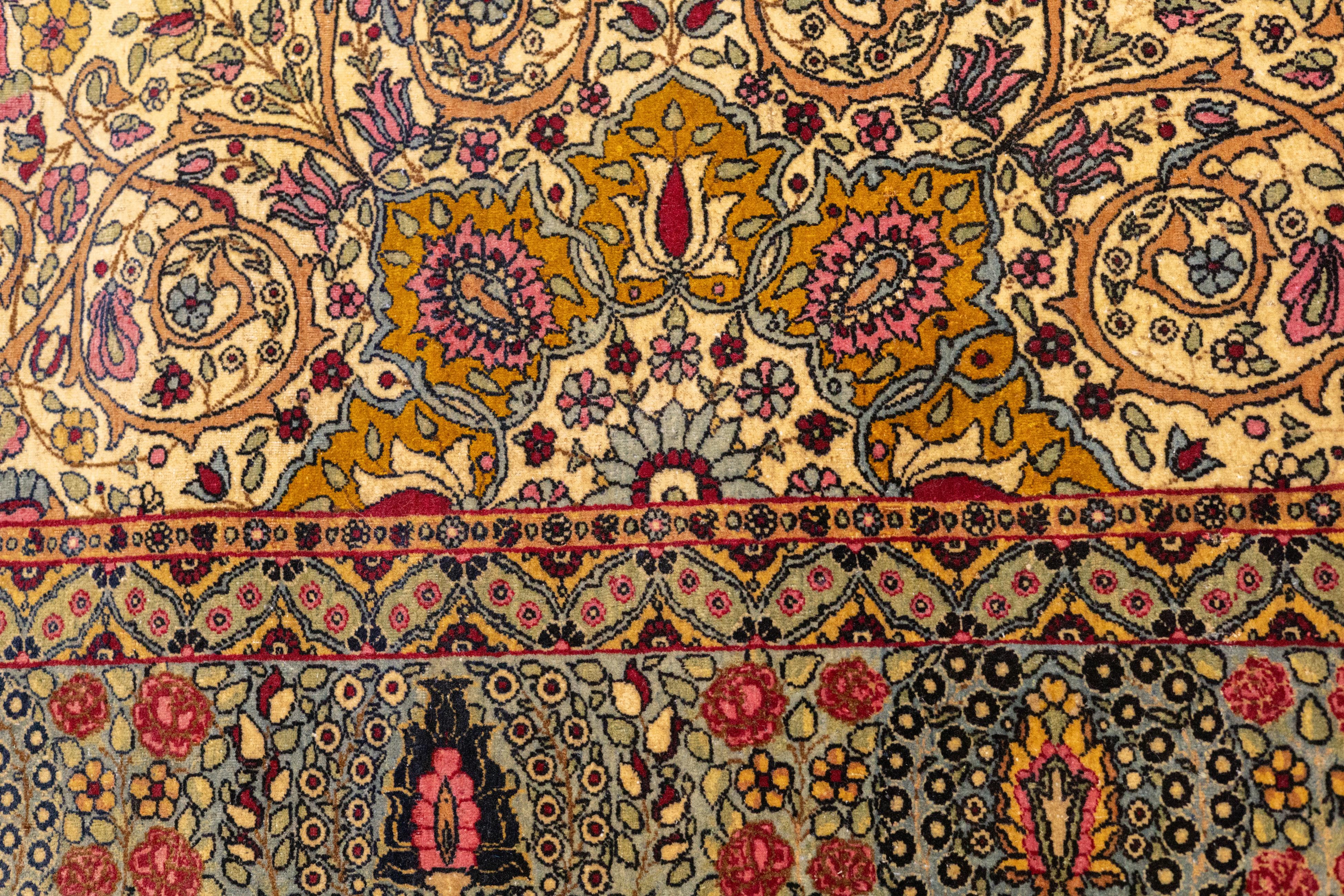 Laine Tapis persan ancien de Téhéran 7'3'' x 9'10'' en vente