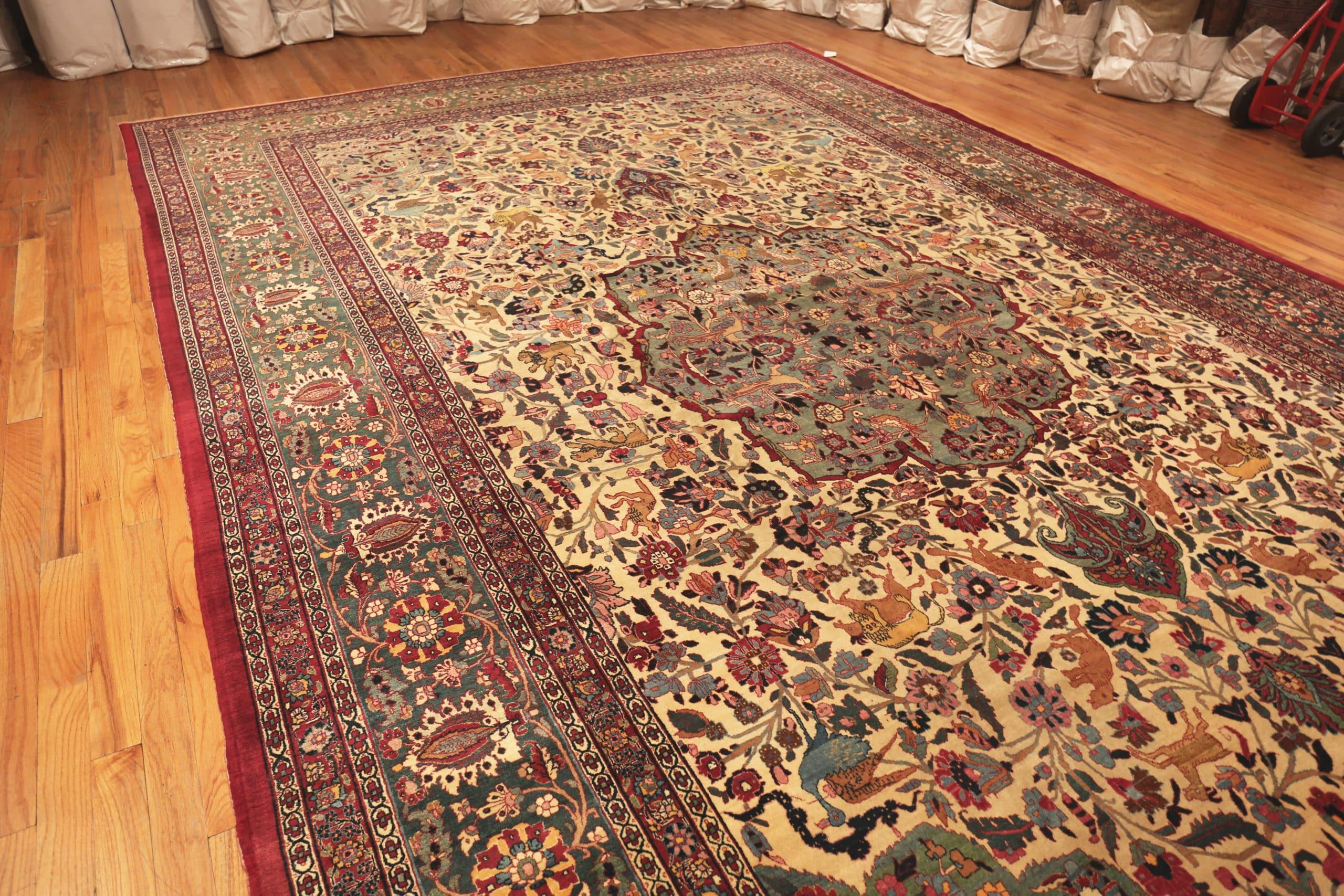 Antique Persian Tehran Rug. Size: 12 ft 6 in x 19 ft 6 in 2