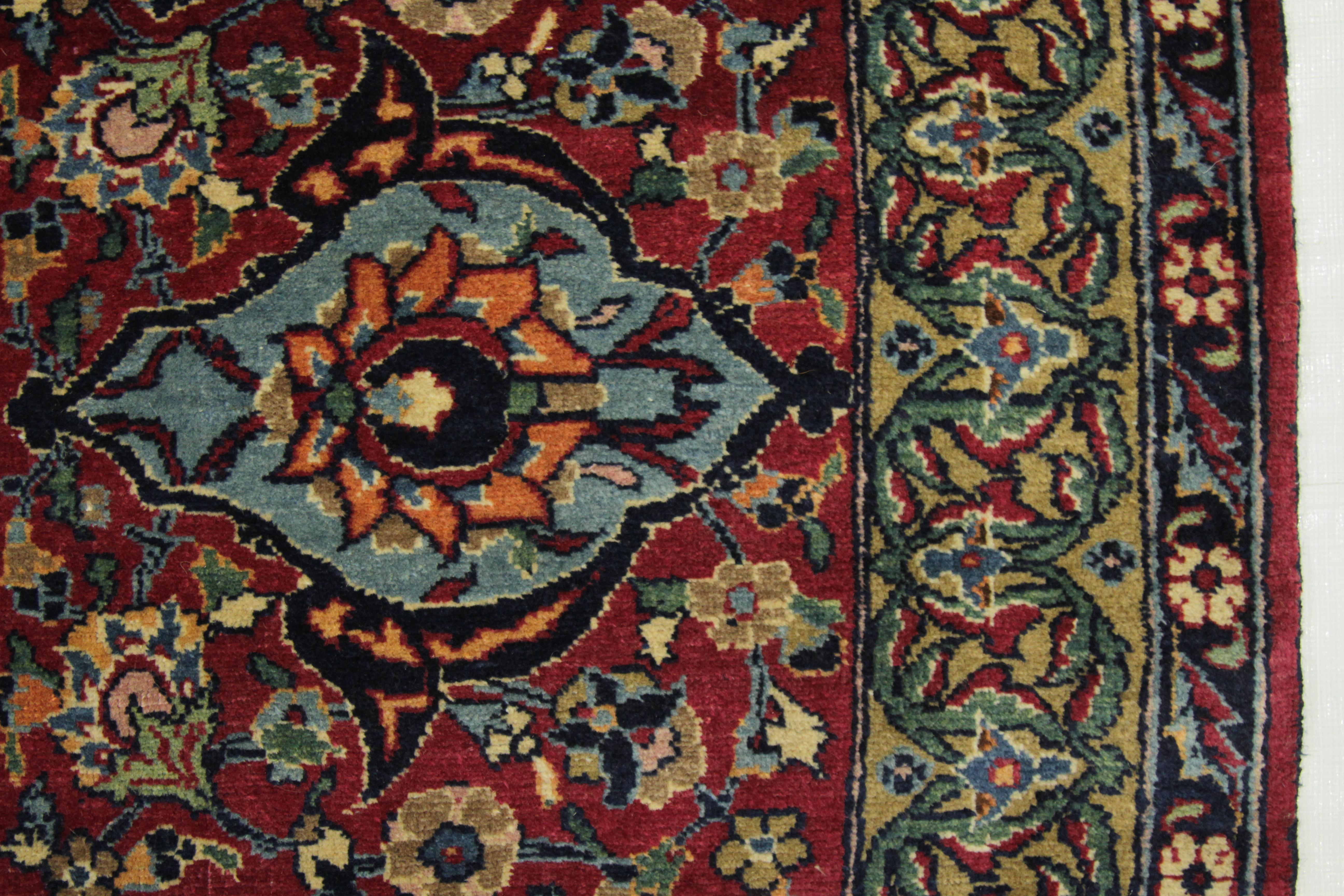 Antique Persian Tehran Rug with Grand Medallion and Floral Patterns, circa 1920s For Sale 3