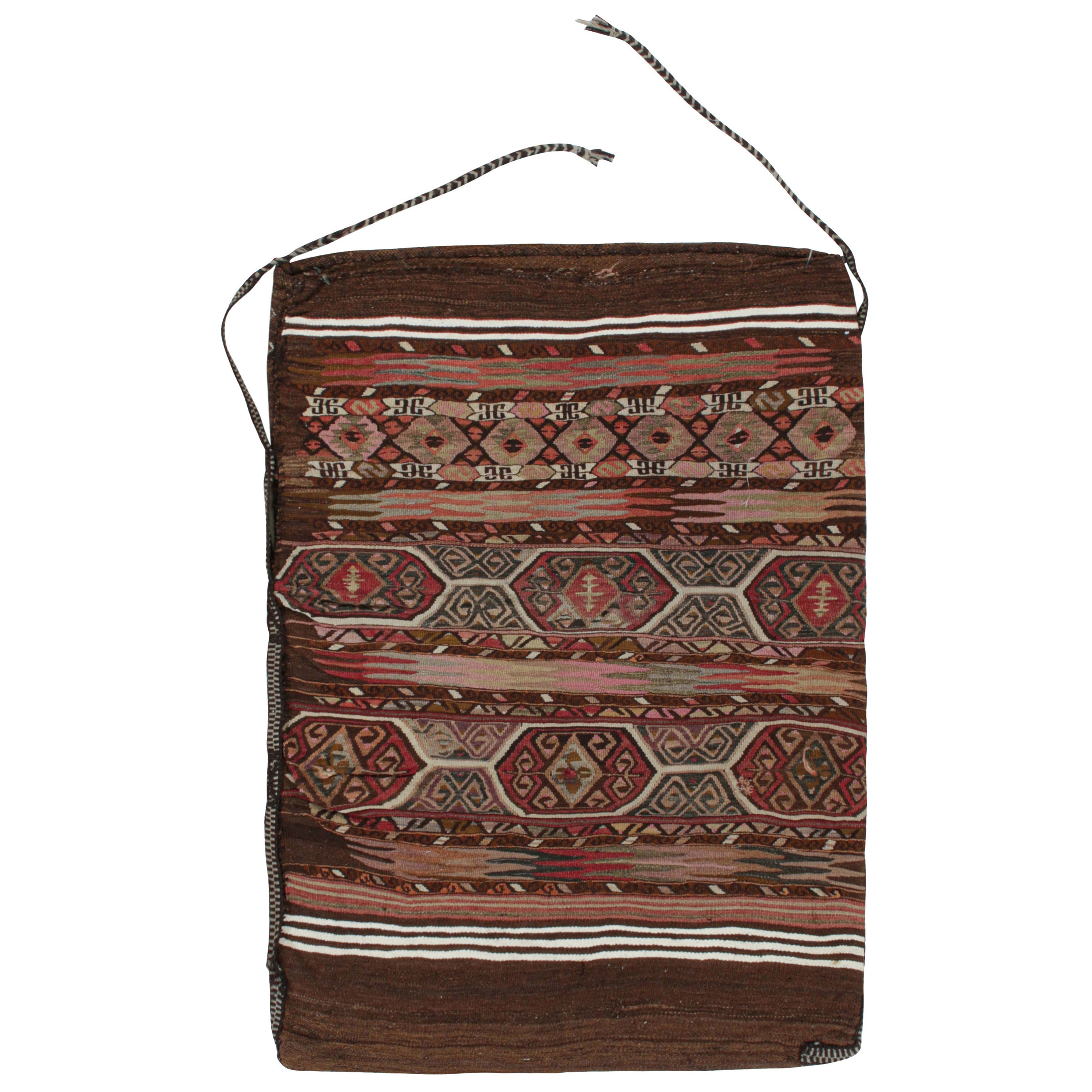 Antike persische Stammestasche und Textil mit geometrischen Mustern, von Rug & Kilim