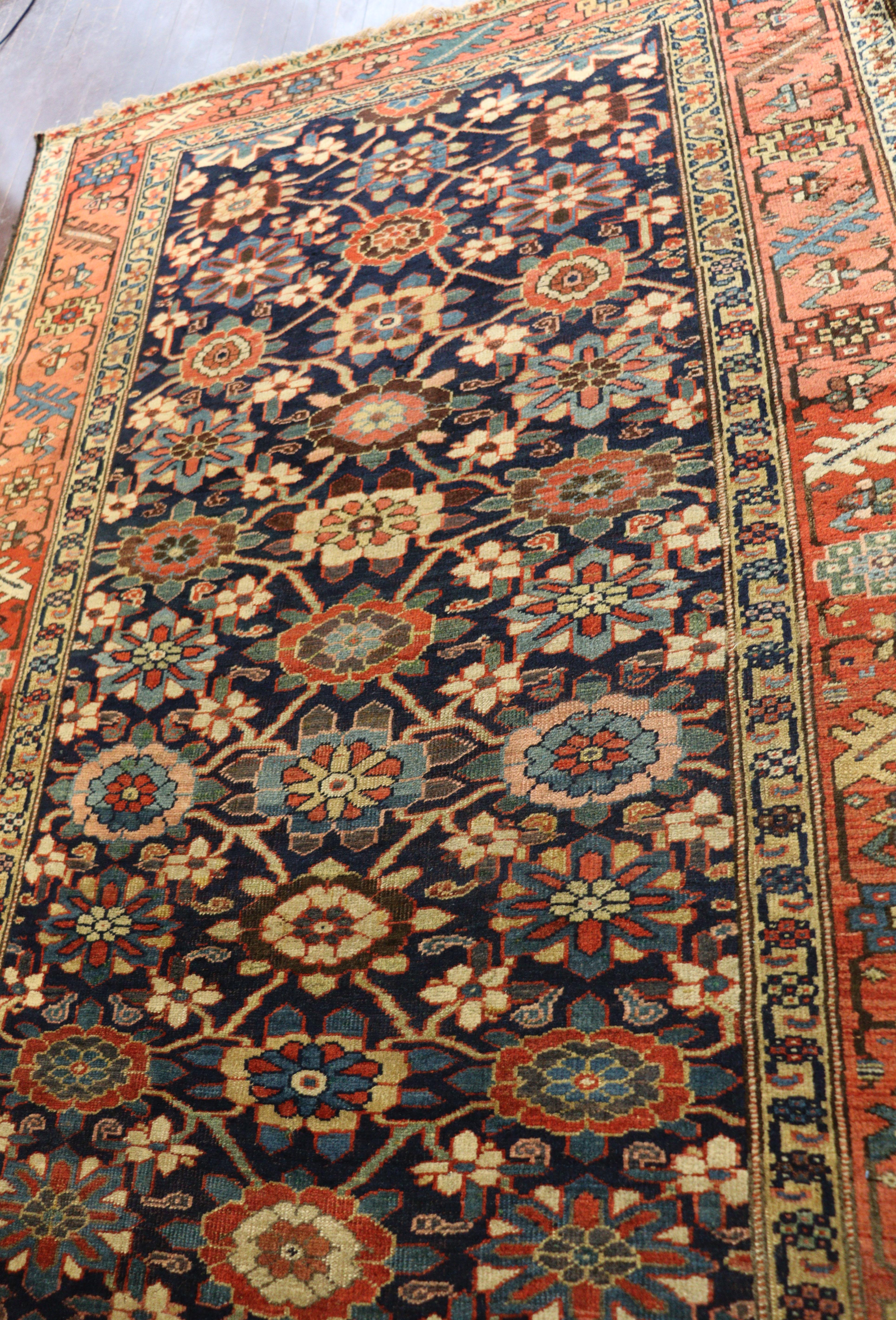 Antiker persischer Stammesteppich Bijar Halwai Gallery Teppich (19. Jahrhundert) im Angebot