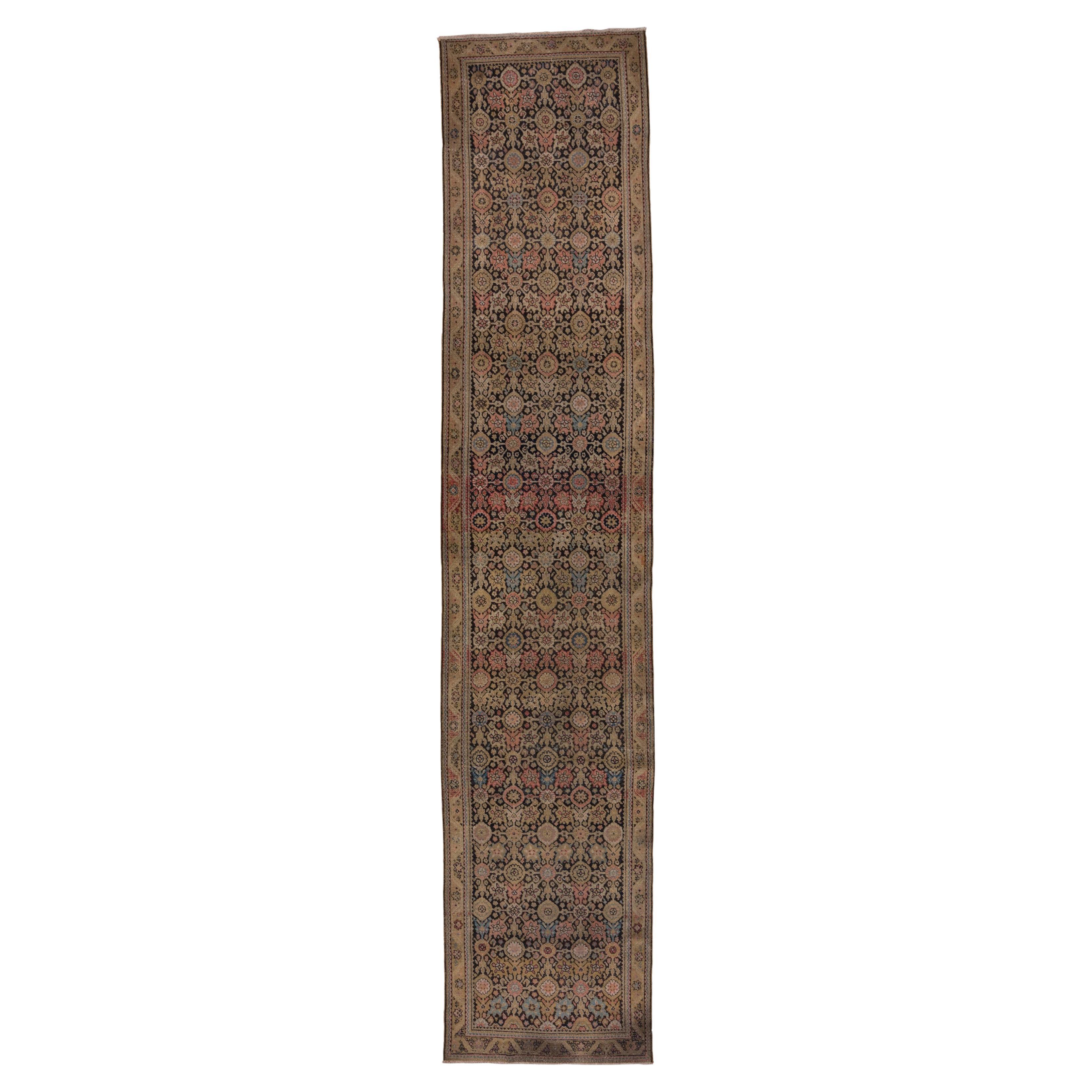 Tapis de couloir tribal persan ancien Farahan en vente