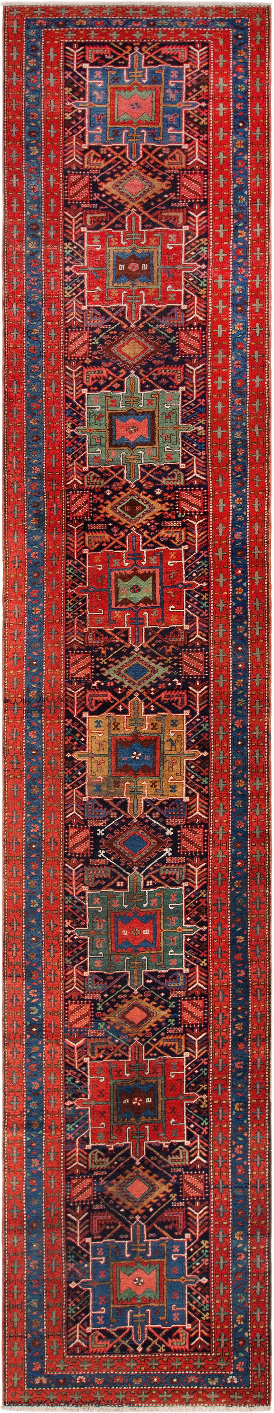 Nazmiyal Kollektion Antiker persischer Heriz Serapi-Läufer mit Stammesmotiven, 3'4