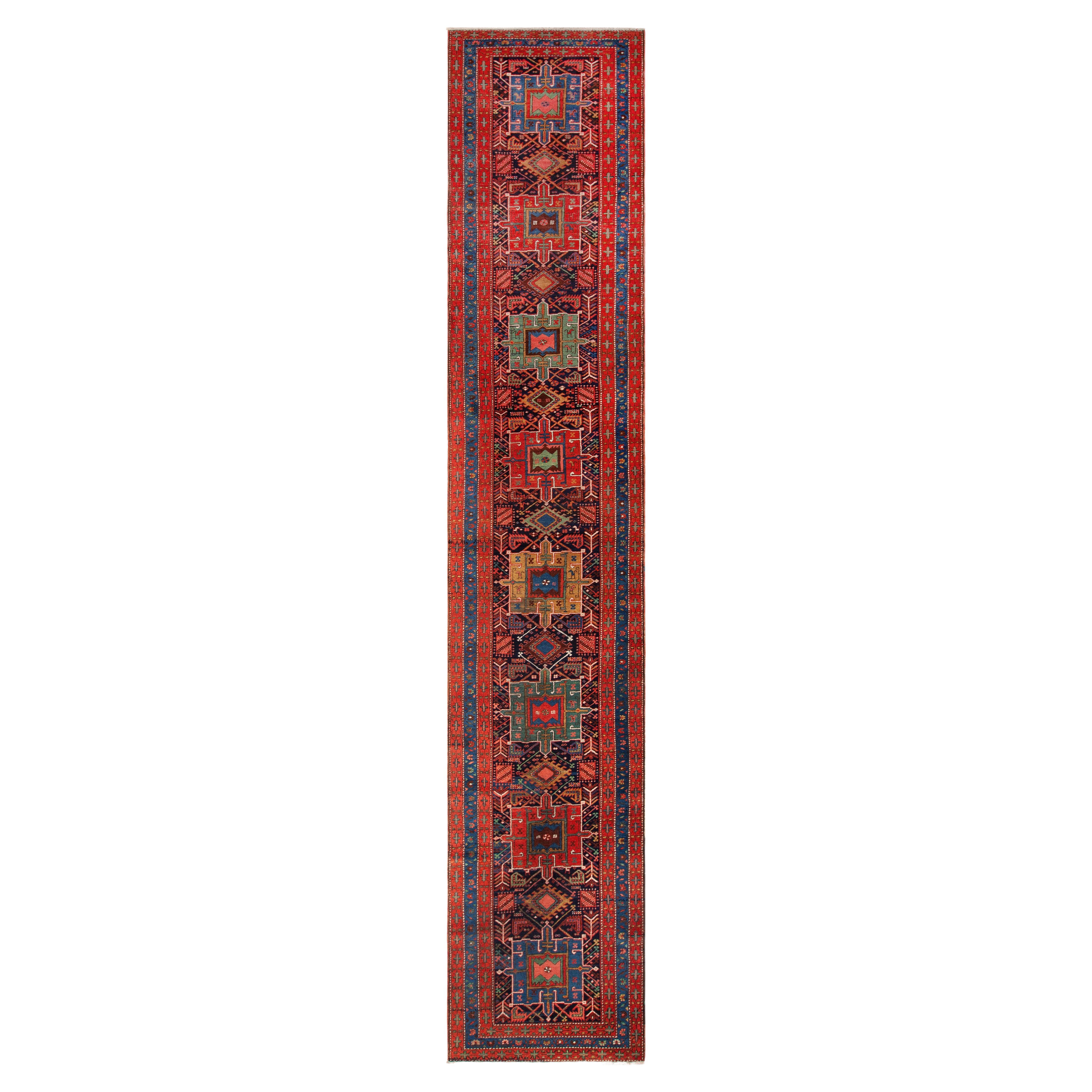 Collection Nazmiyal Antique Persan Tribal Heriz Serapi tapis de course 3'4" x 17'10"