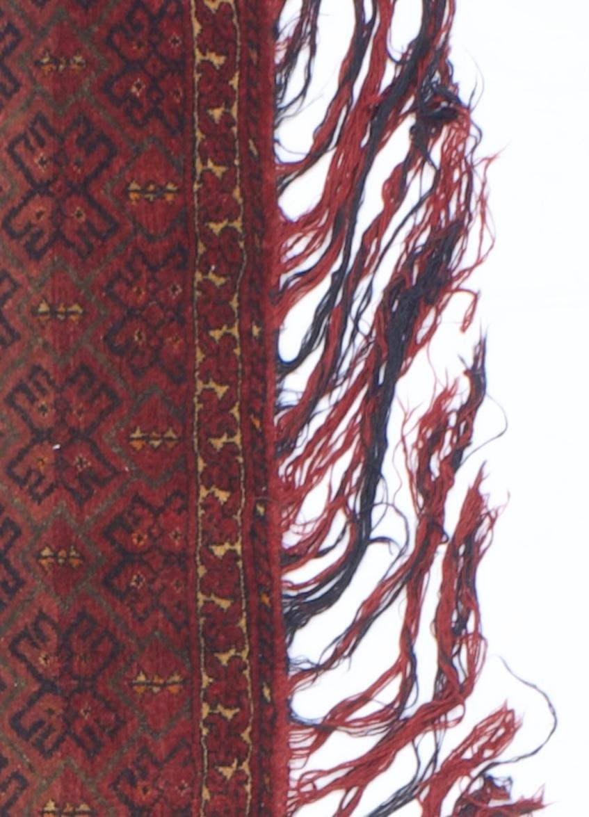 Antiker persischer Turkmenischer Bokhara-Teppich 1'2 x 4'9 (Wolle) im Angebot
