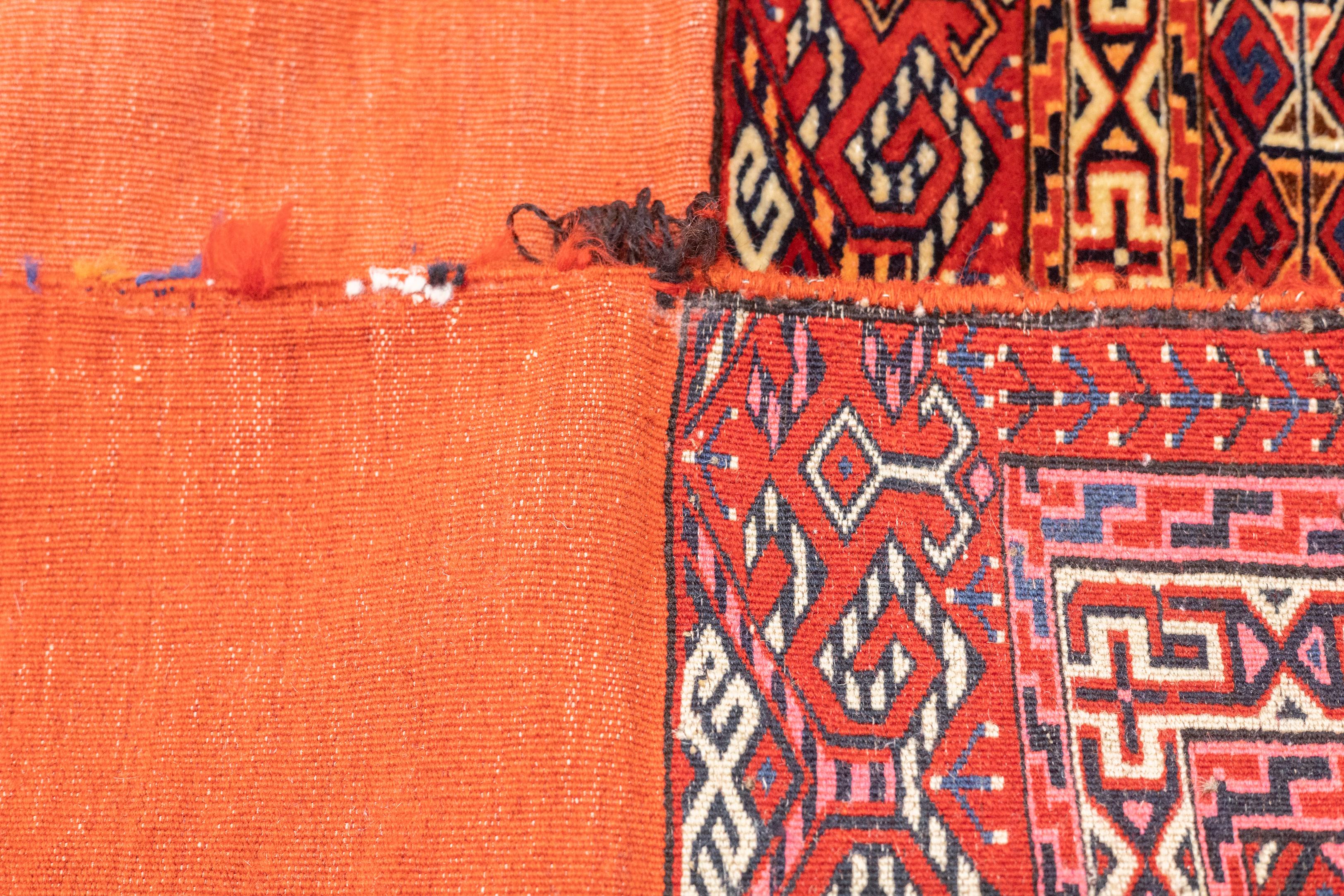 Sac à main persan ancien du Turkmen Saddle Bag (un de ses deux) 2'2'' x 3'4'' en vente 5