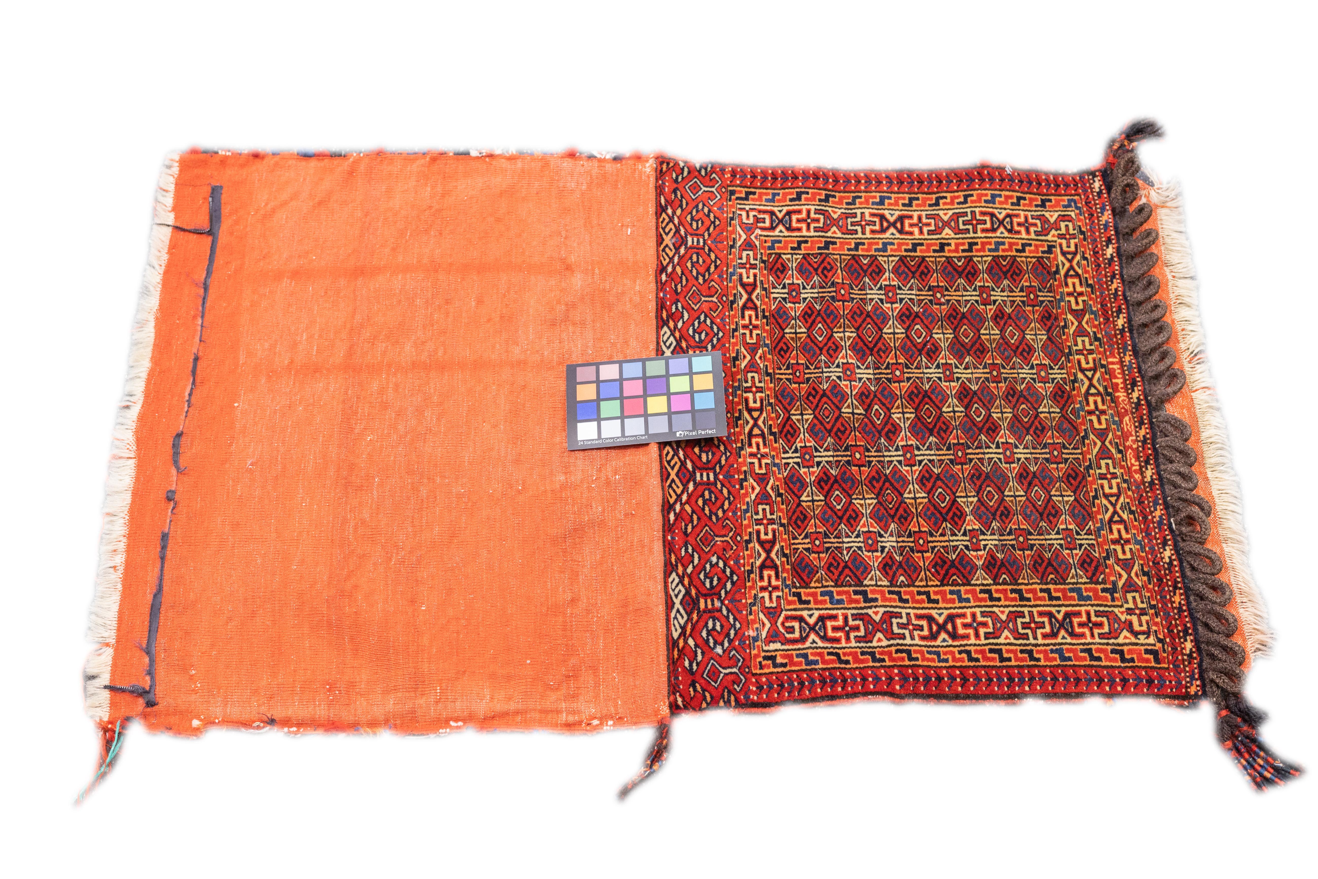 Sac à main persan ancien du Turkmen Saddle Bag (un de ses deux) 2'2'' x 3'4'' en vente 2