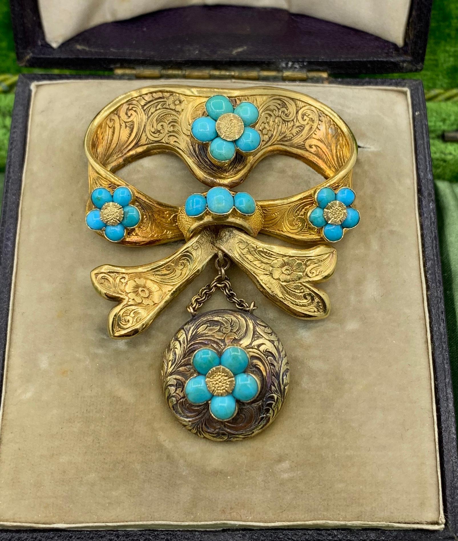 Taille cabochon Antique broche médaillon persane turquoise à motif nœud « Forget Me Not » victorien en vente