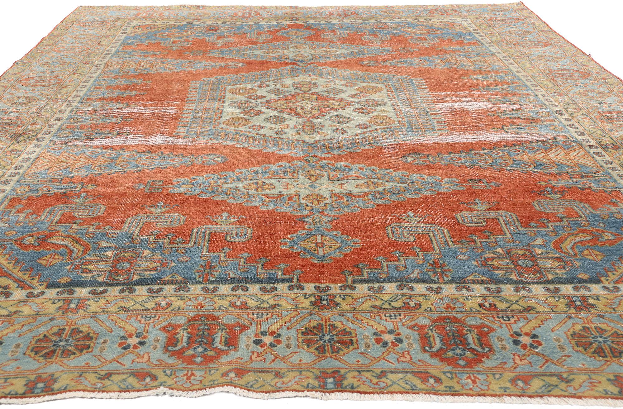 Persiano Tappeto tribale persiano Viss invecchiato del 1900 con stile moderno in vendita