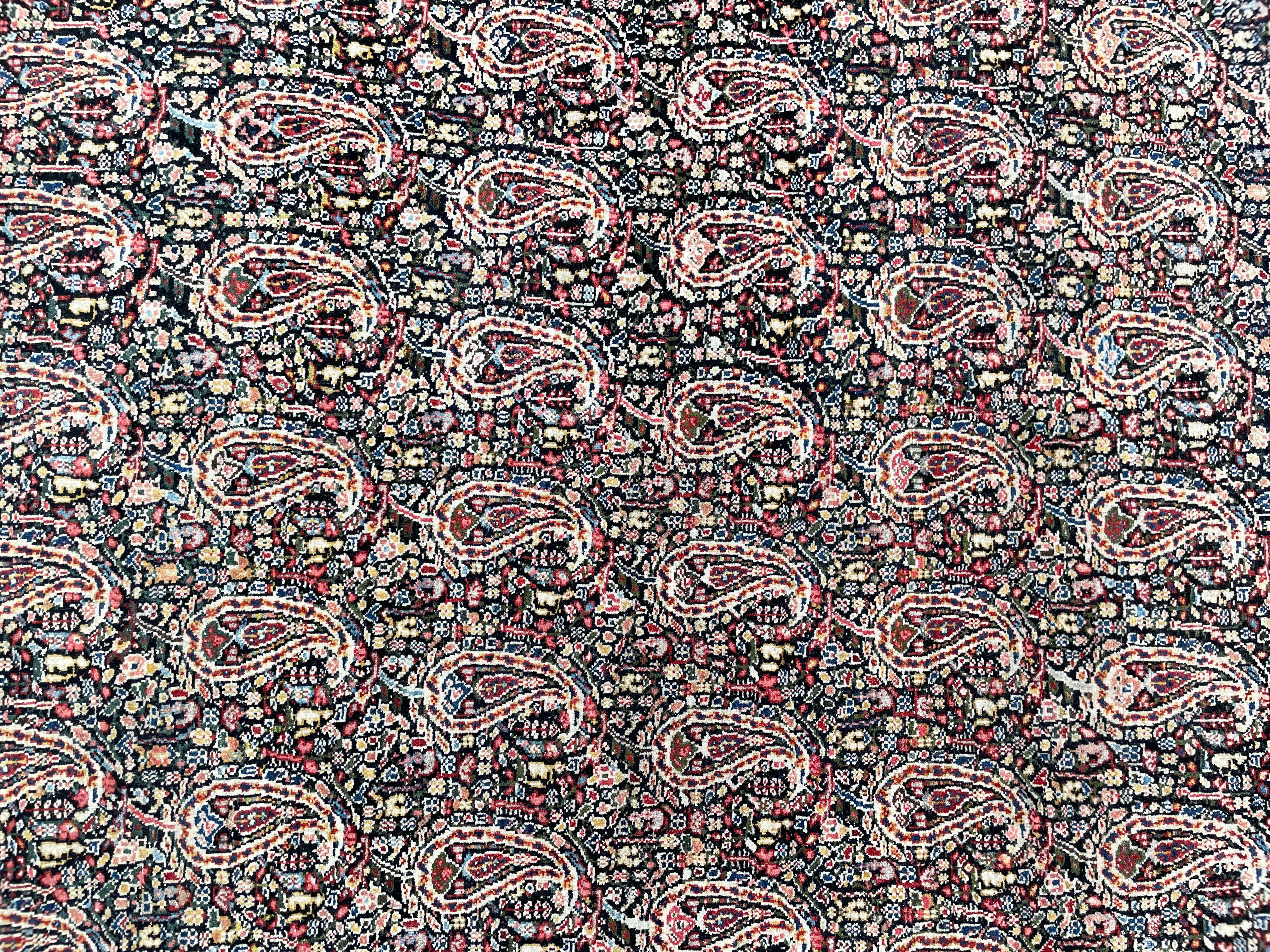 20ième siècle Tapis persan ancien en laine en vente