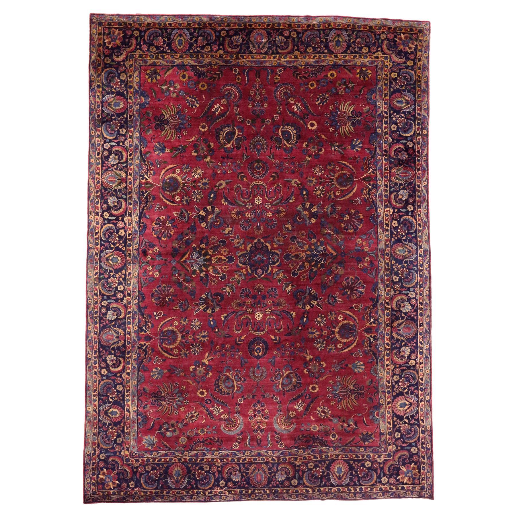 Ancien tapis persan Yazd bourgogne de style Renaissance victorienne en vente