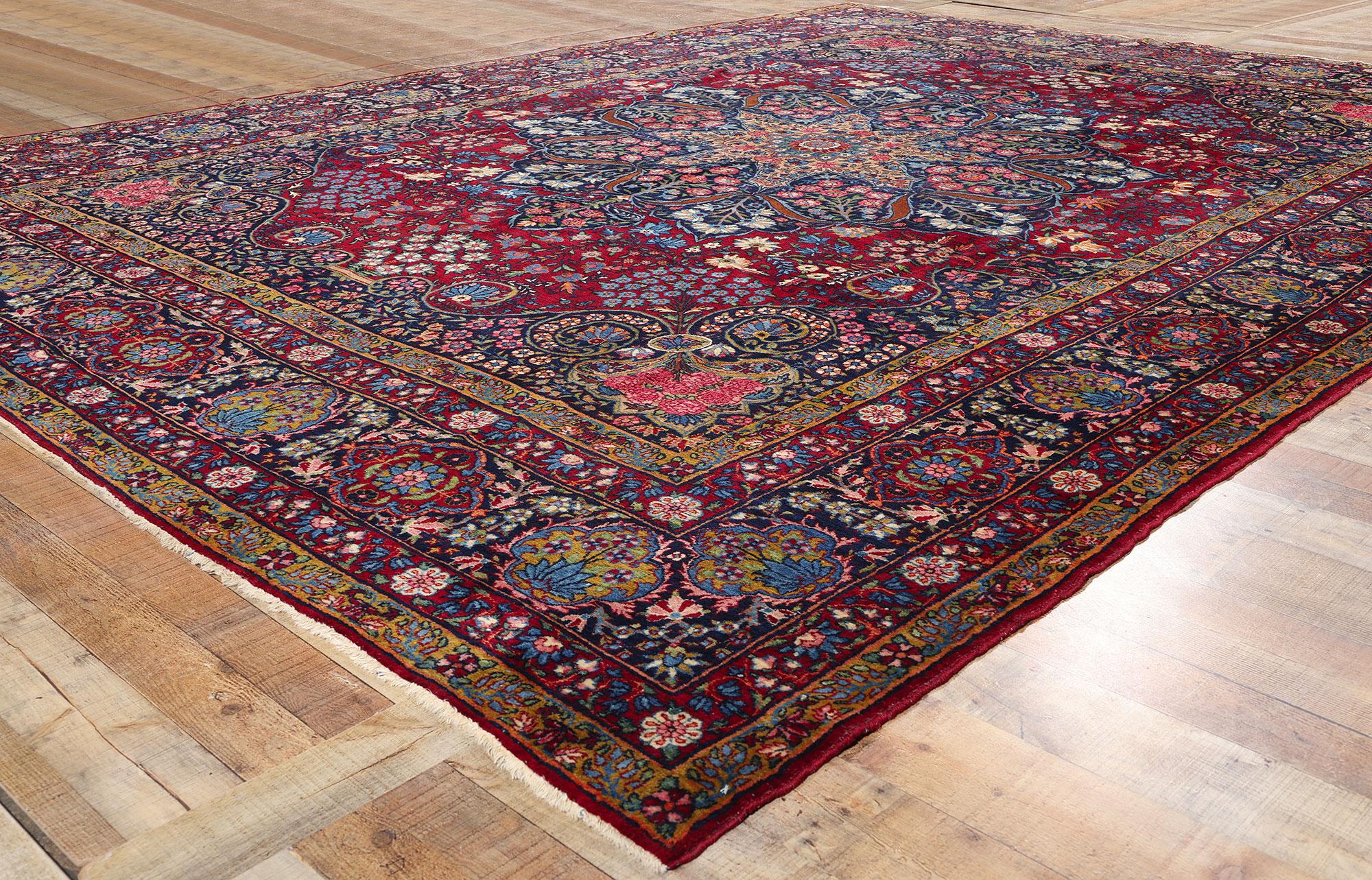Antiker persischer Yazd-Teppich aus Yazd, 10'05 x 13'09 (20. Jahrhundert) im Angebot