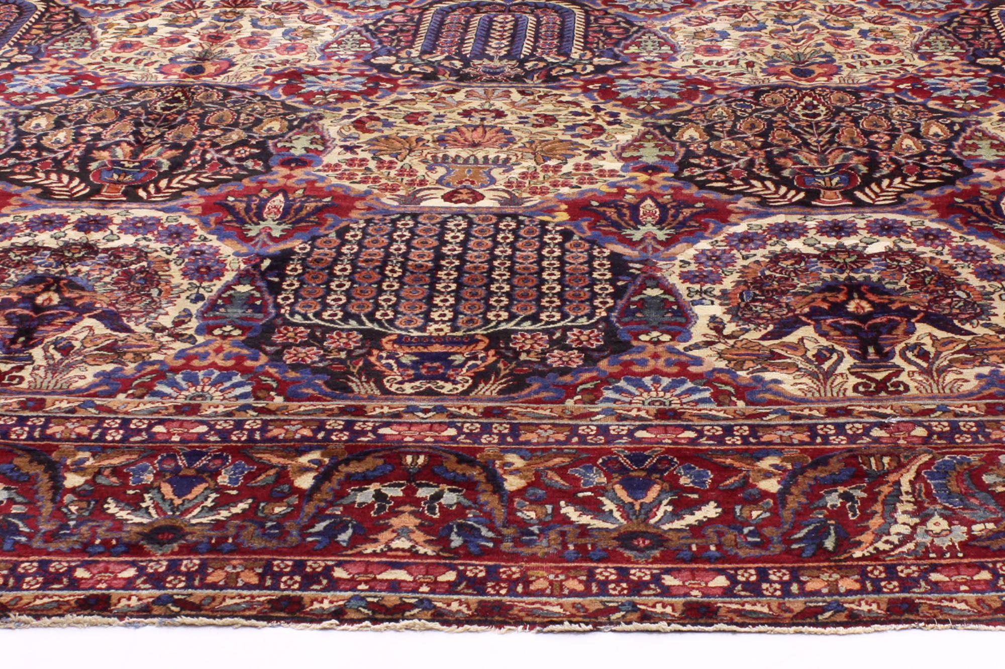 Persiano Tappeto persiano antico di Yazd della fine del XIX secolo con stile tradizionale in vendita