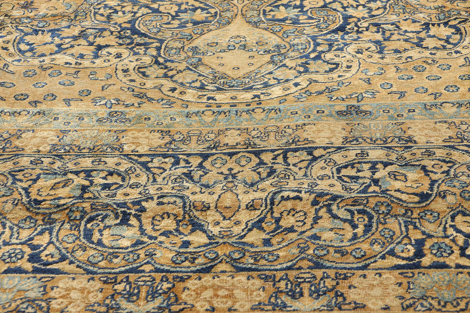 Alfombra persa de Yazd de finales del siglo XIX, de estilo tradicional Anudado a mano en venta
