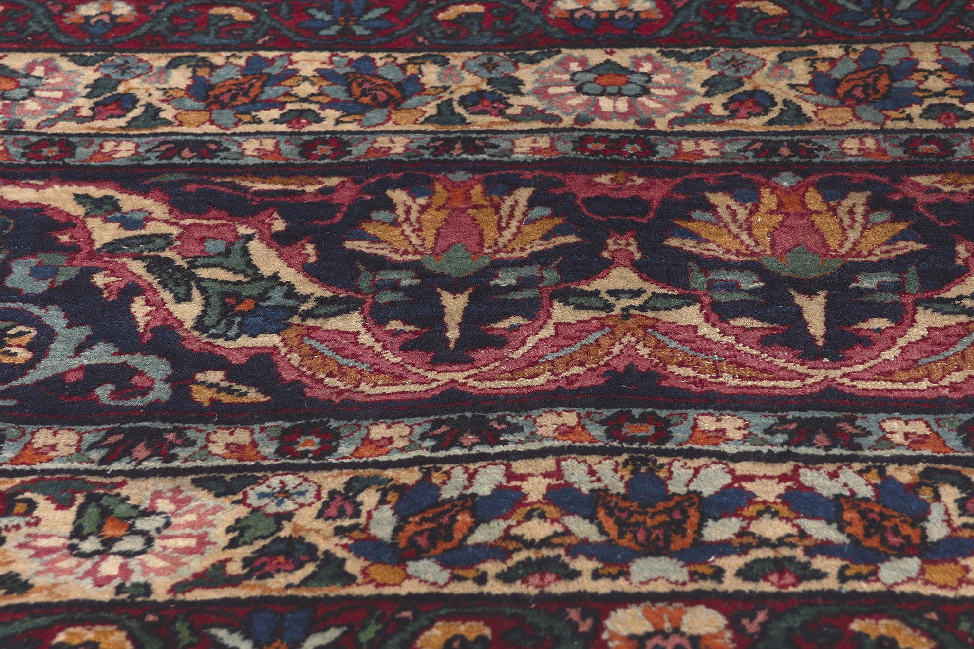 Antique Persian Yazd Rug, Traditional Sensibility Meets Nostalgic Charm In Good Condition For Sale In Dallas, TX