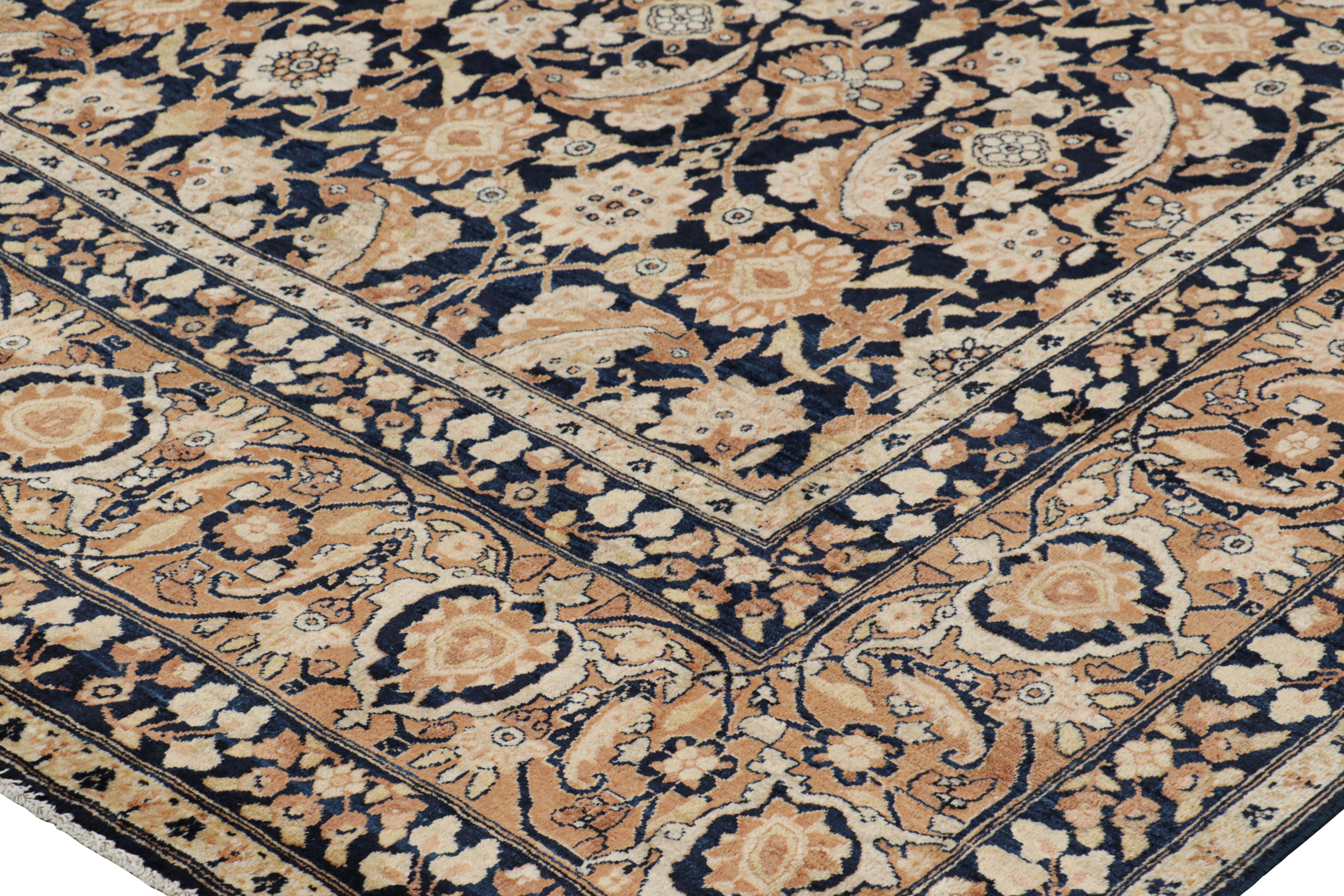 Persiano Antico tappeto persiano Yazd con motivi floreali beige-marrone  Rug & Kilim in vendita
