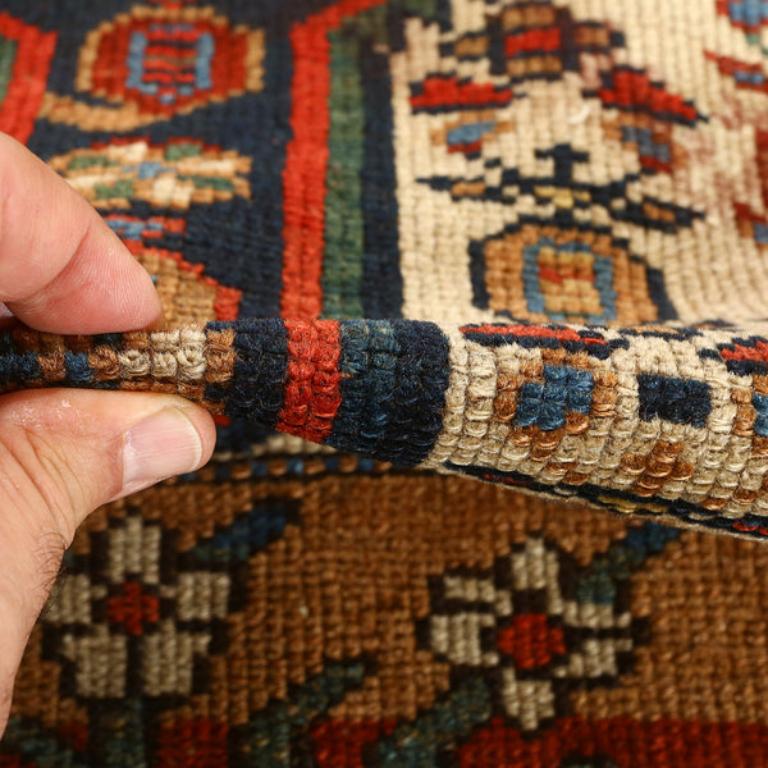 Noué à la main Tapis persan ancien Zanjan - Taille : 6 pieds 1 pouces x 3 pieds 4 pouces en vente