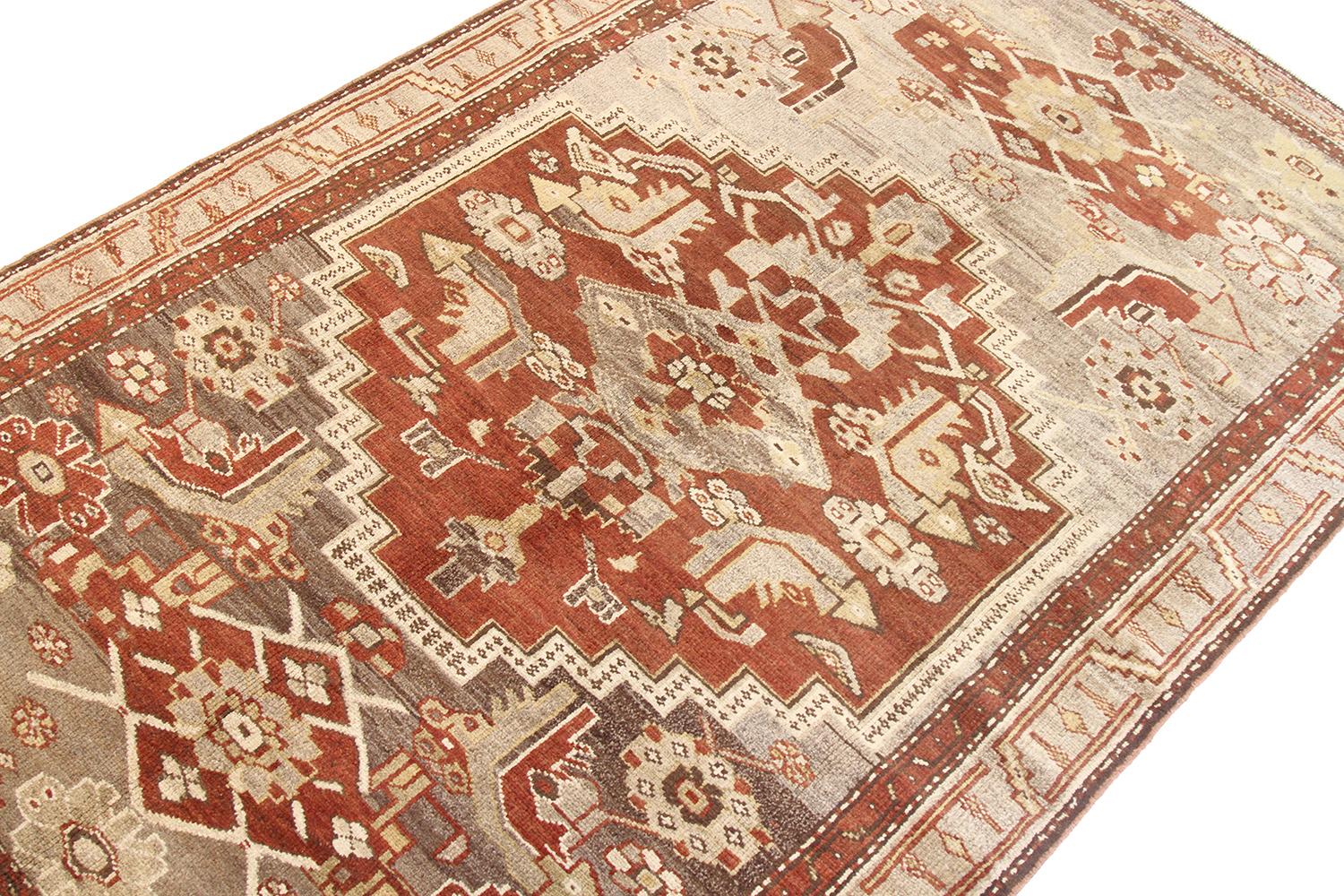 Other Antique Persian Zanjan Rug with Red and Beige Tribal Details on Ivory Field For Sale