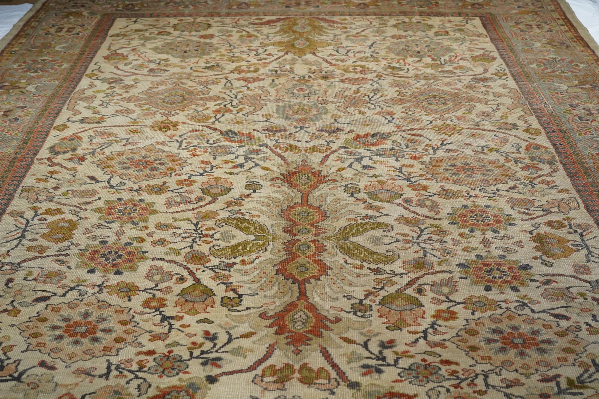 Antique Ziegler Mahal Rug 9'9'' x 17'9'' For Sale 3